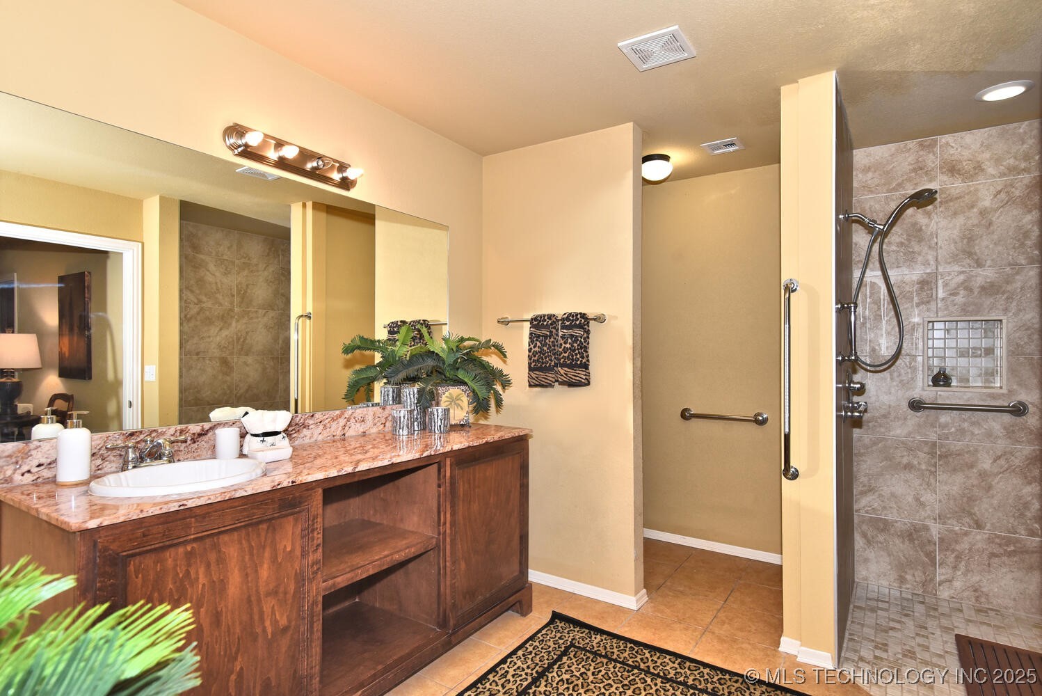 14900 E 87th Street North Property Photo 15