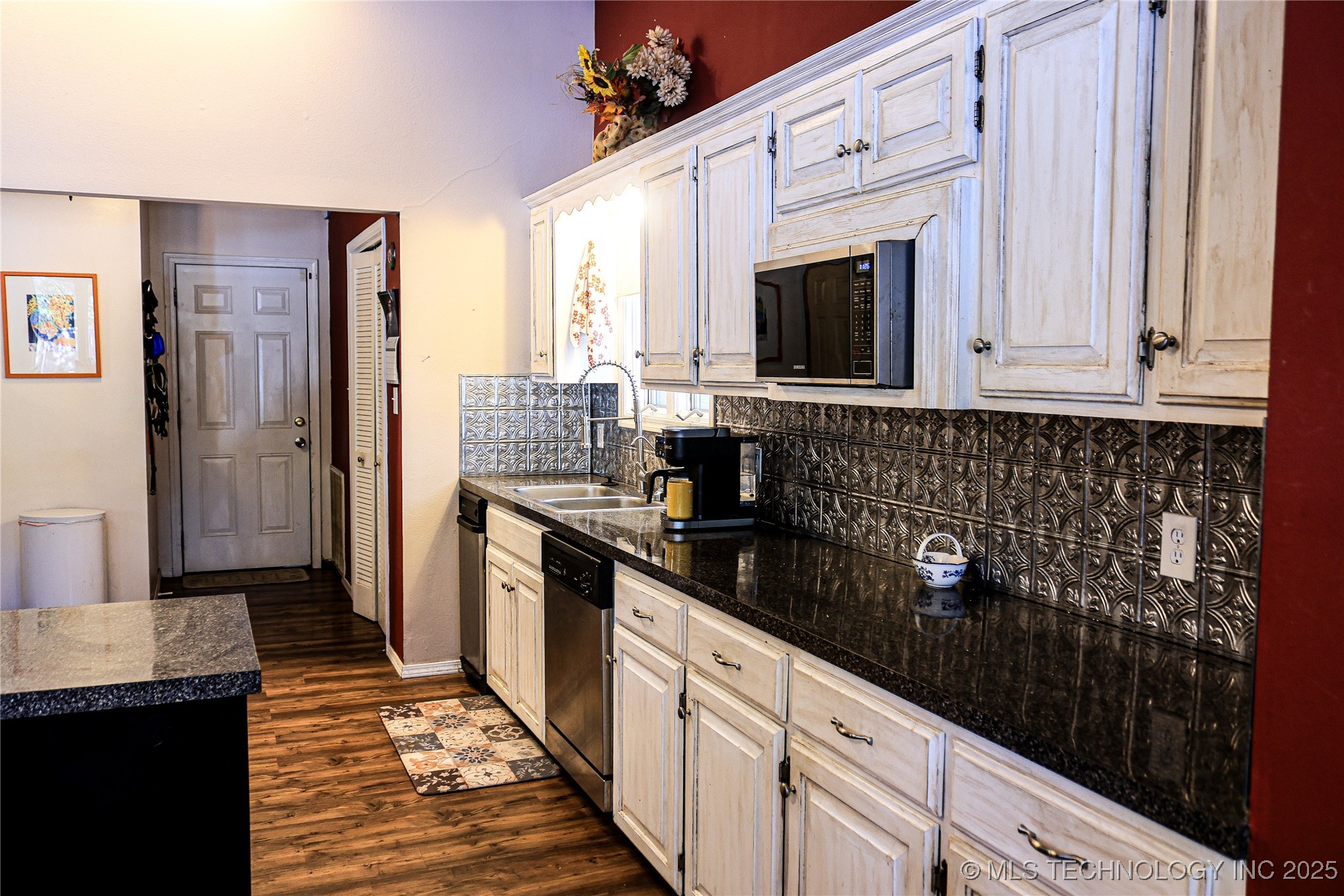 65 Pickle Lane Property Photo 12