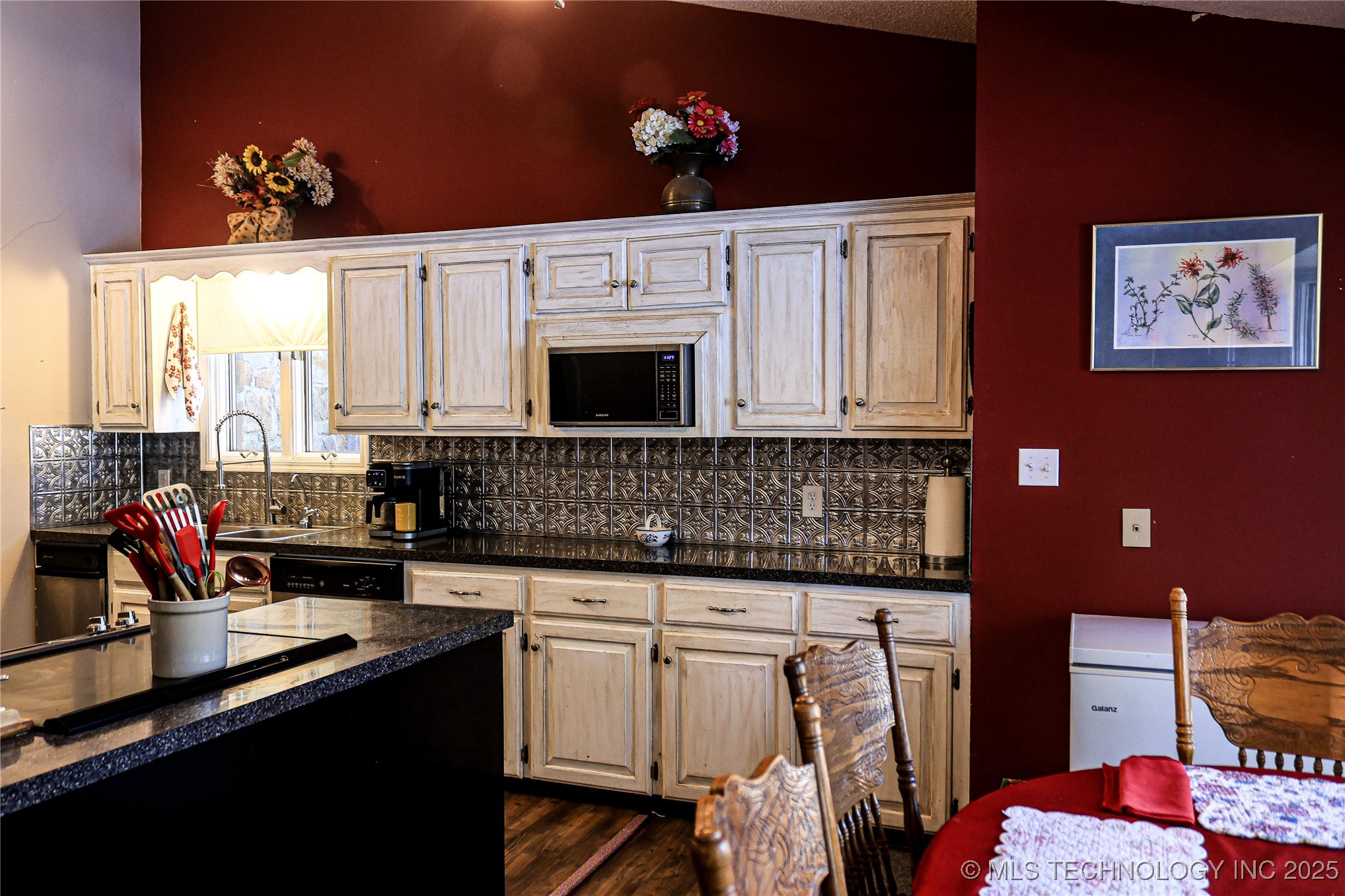 65 Pickle Lane Property Photo 14