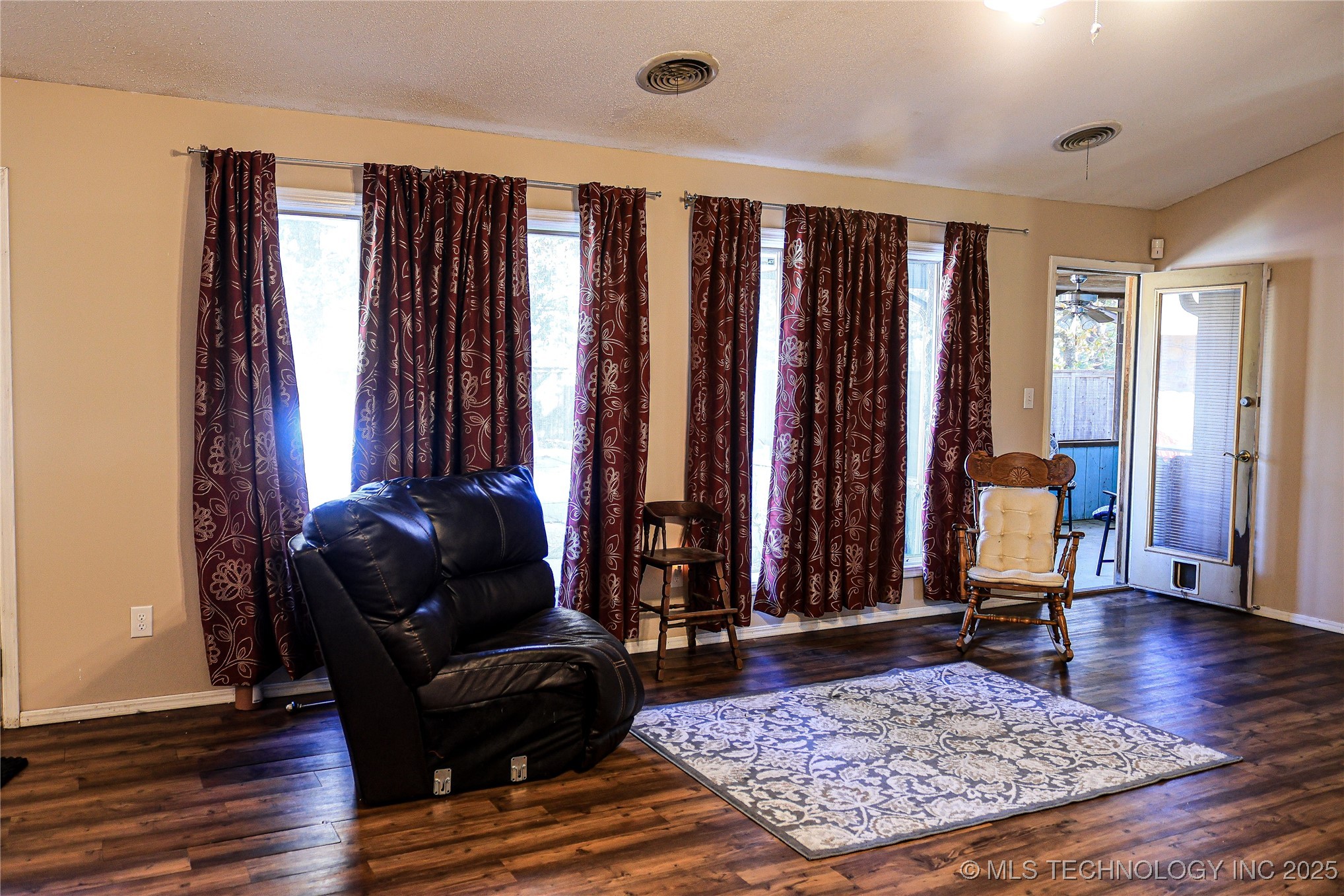 65 Pickle Lane Property Photo 18