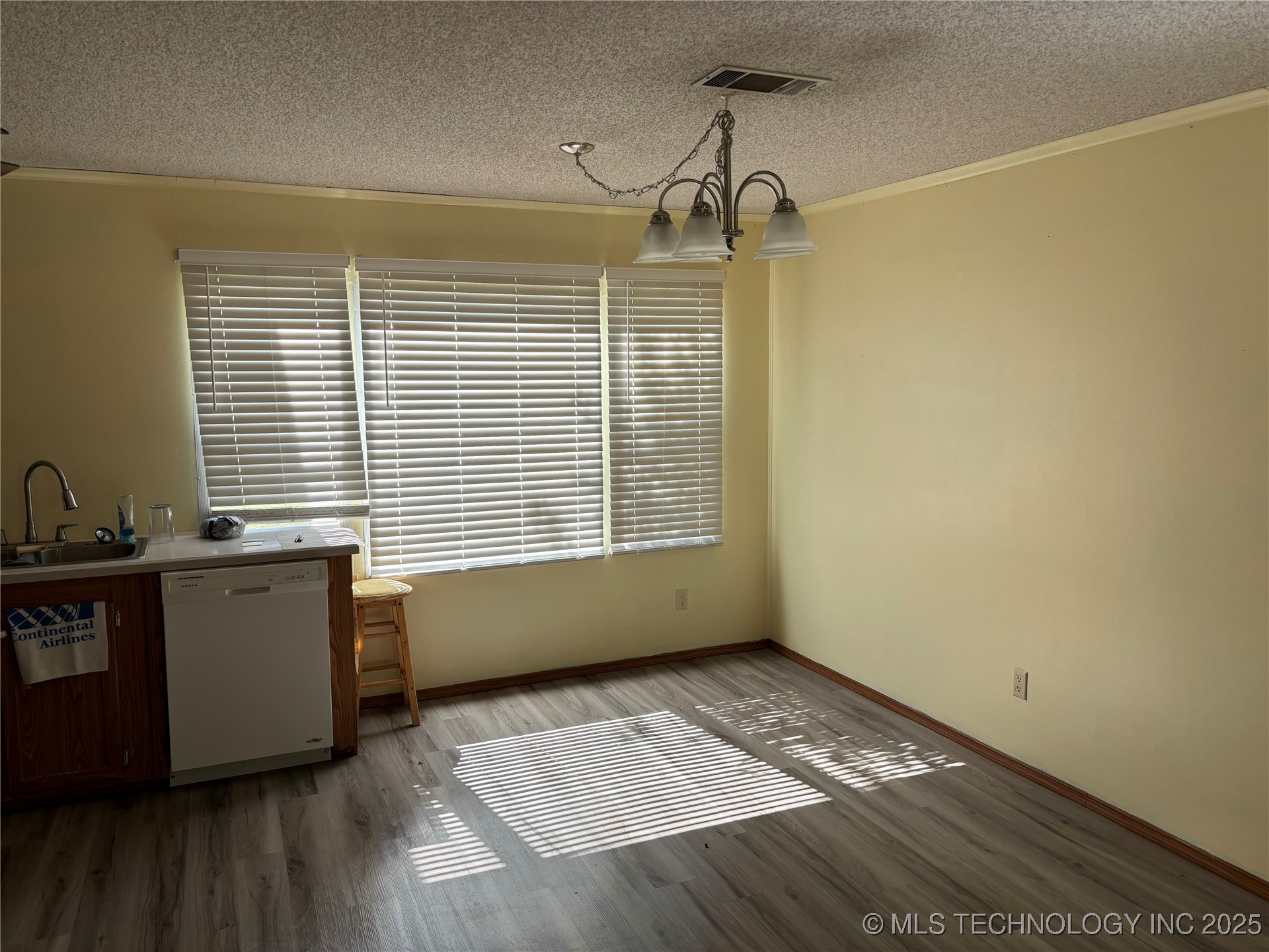 13937 Conley Property Photo 4