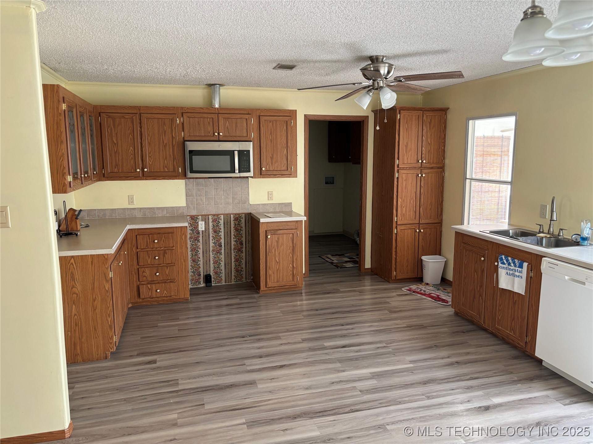 13937 Conley Property Photo 5