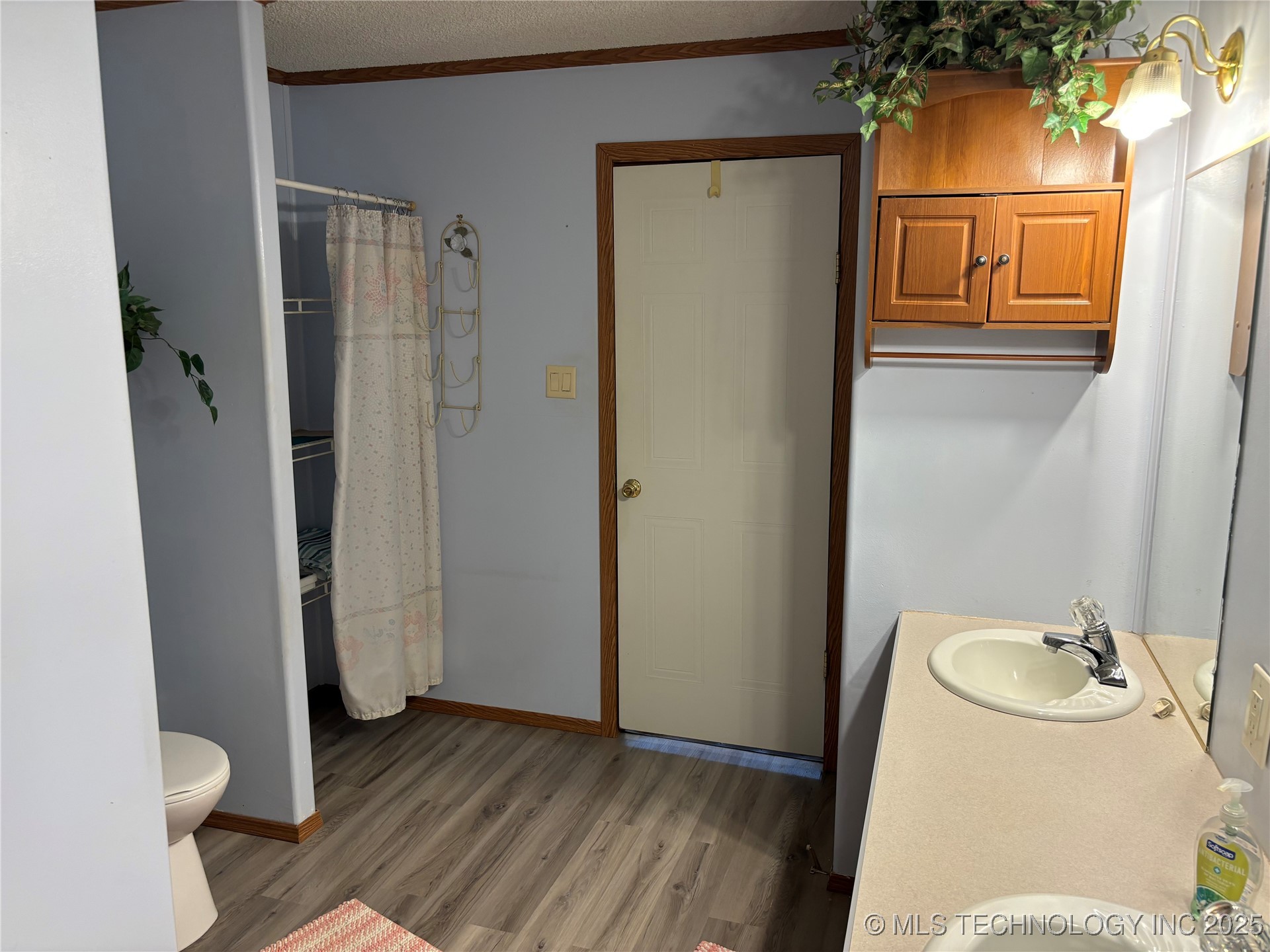 13937 Conley Property Photo 7