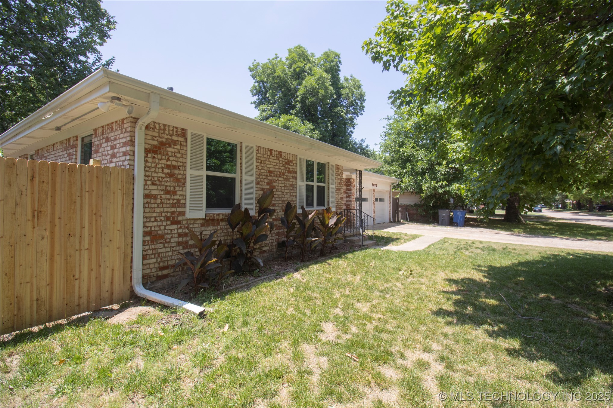 5678 S Yorktown Place Property Photo 3