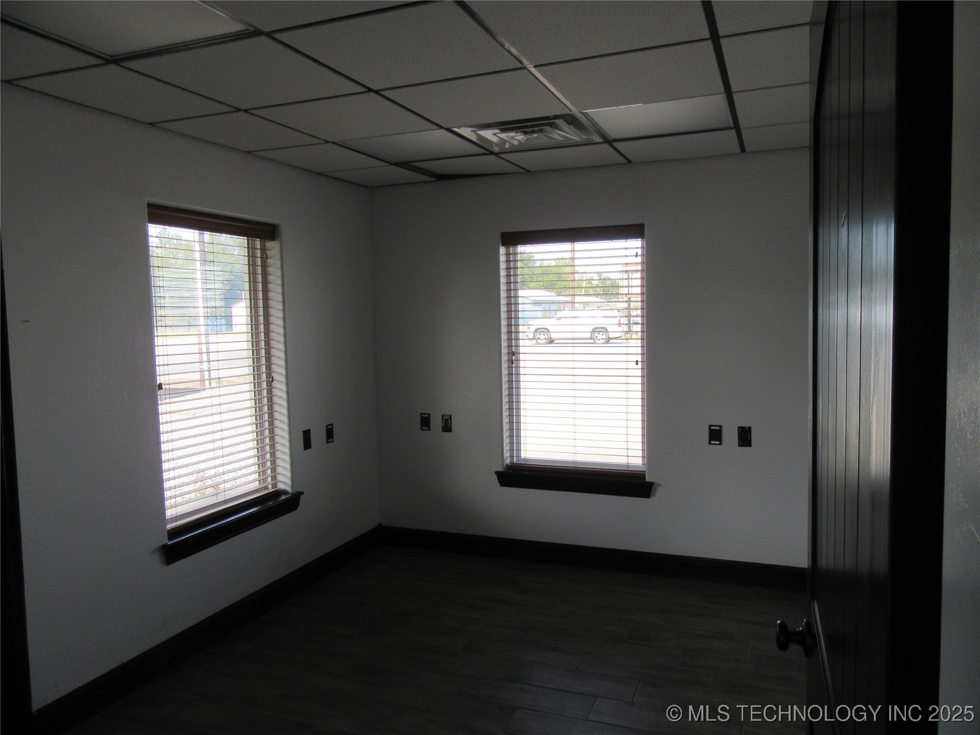 1008 N Main Property Photo 8