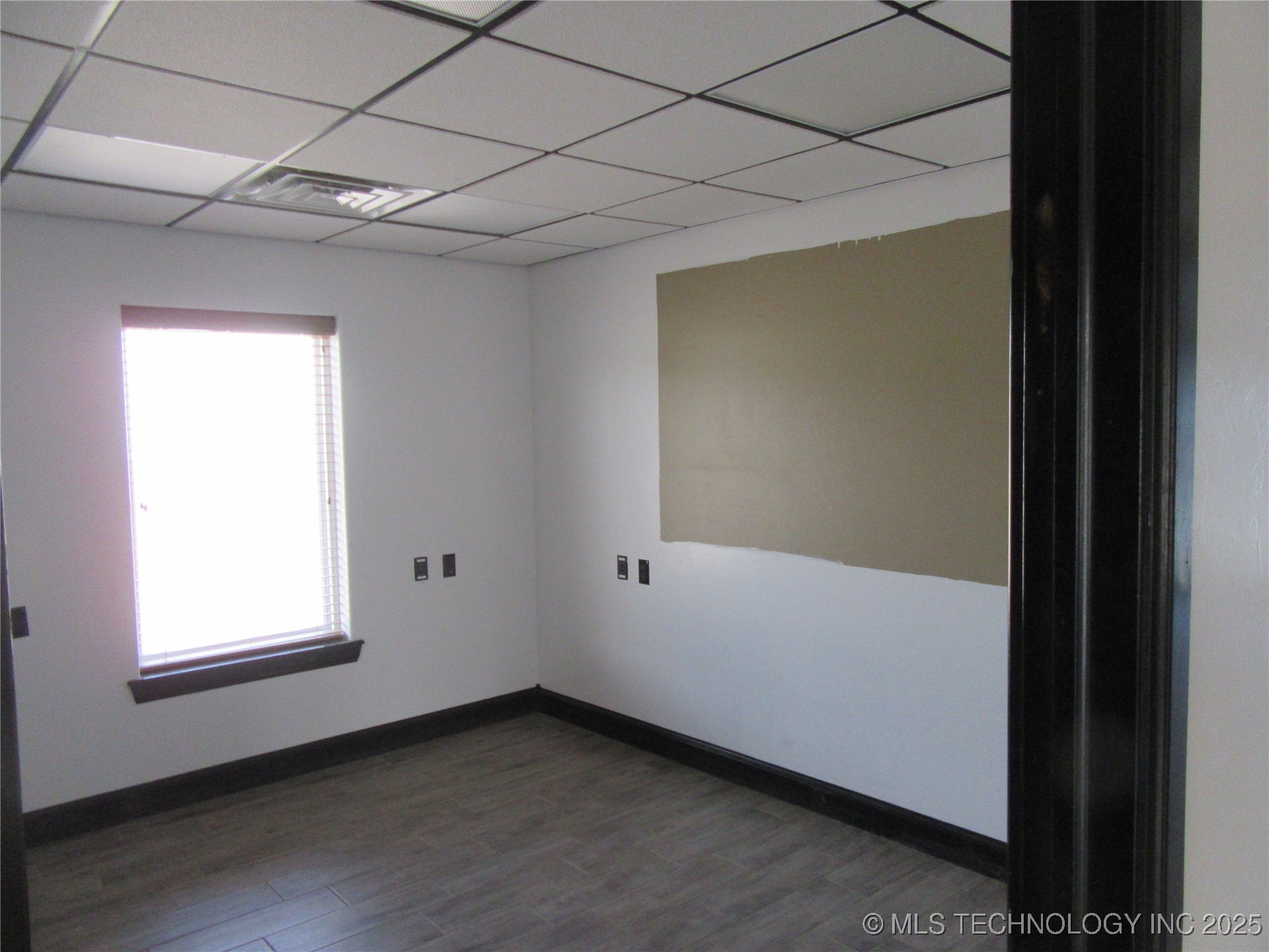 1008 N Main Property Photo 9