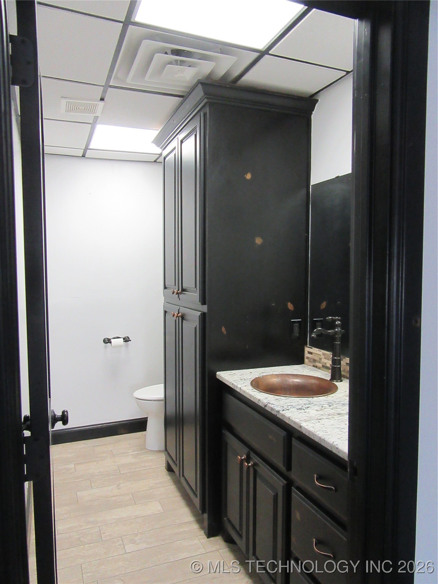 1008 N Main Property Photo 11