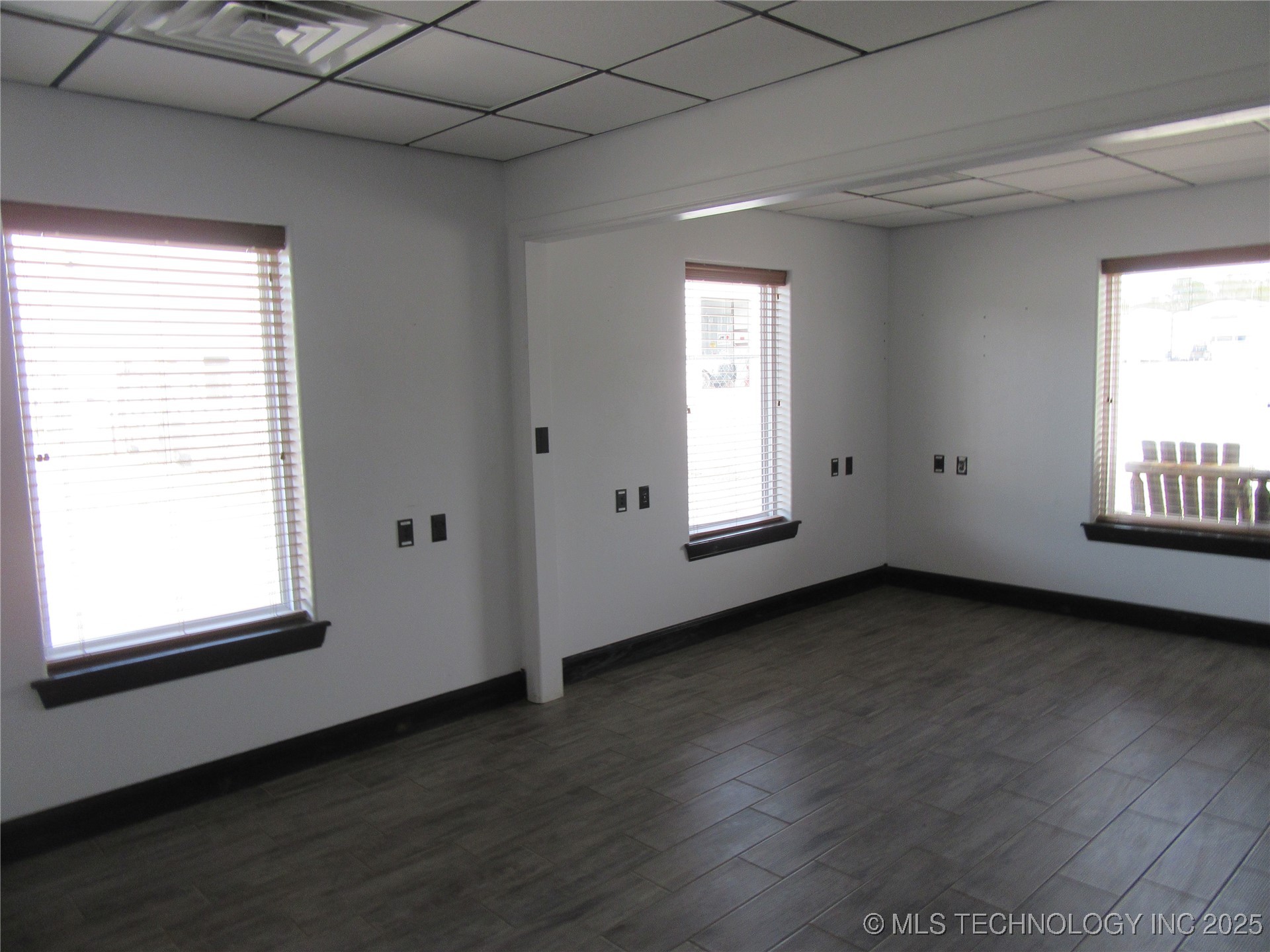 1008 N Main Property Photo 14