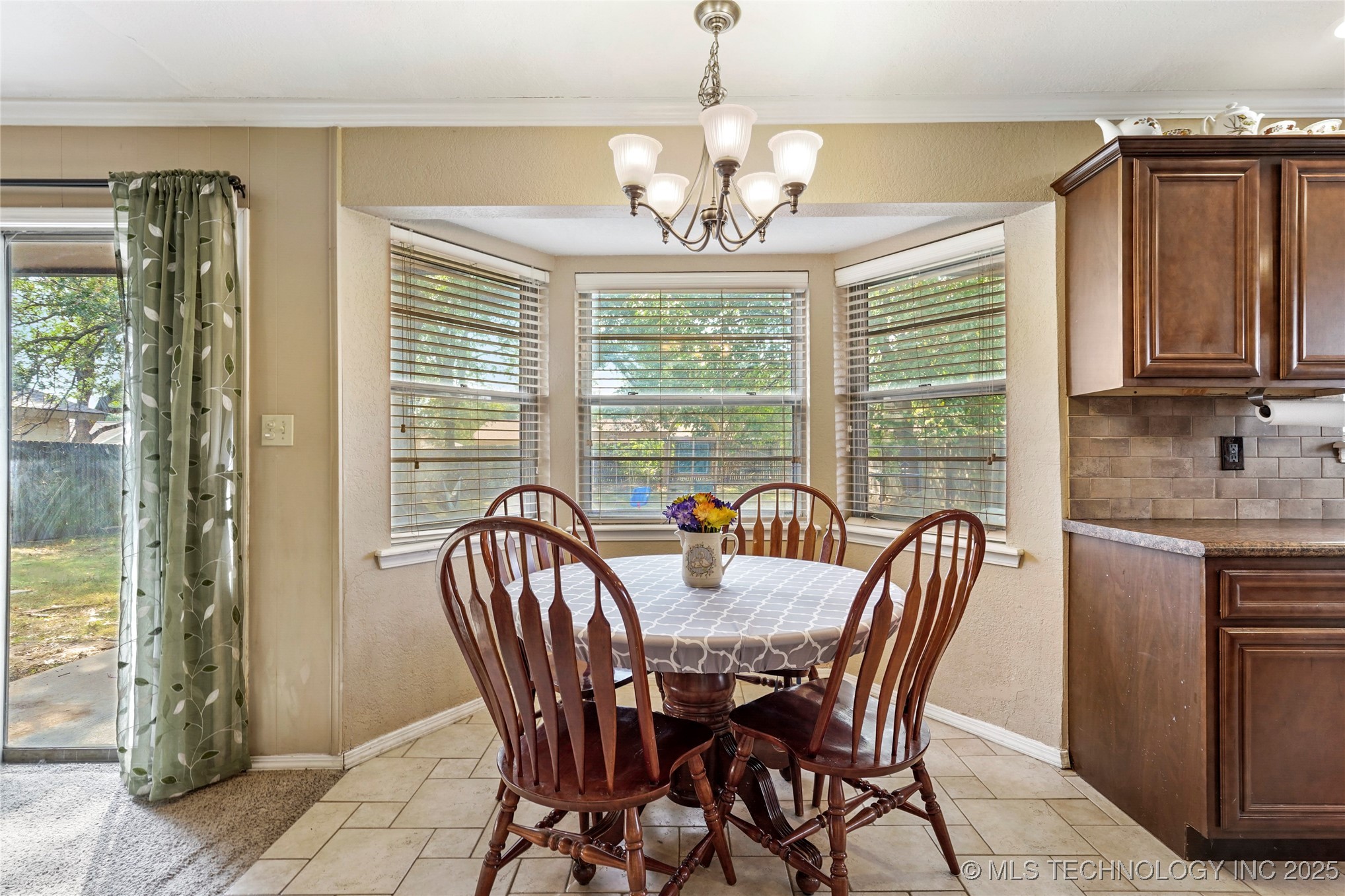 721 W Boston Street Property Photo 9