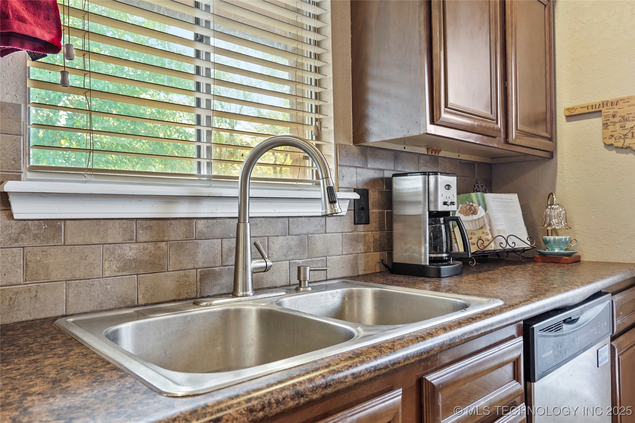 721 W Boston Street Property Photo 13