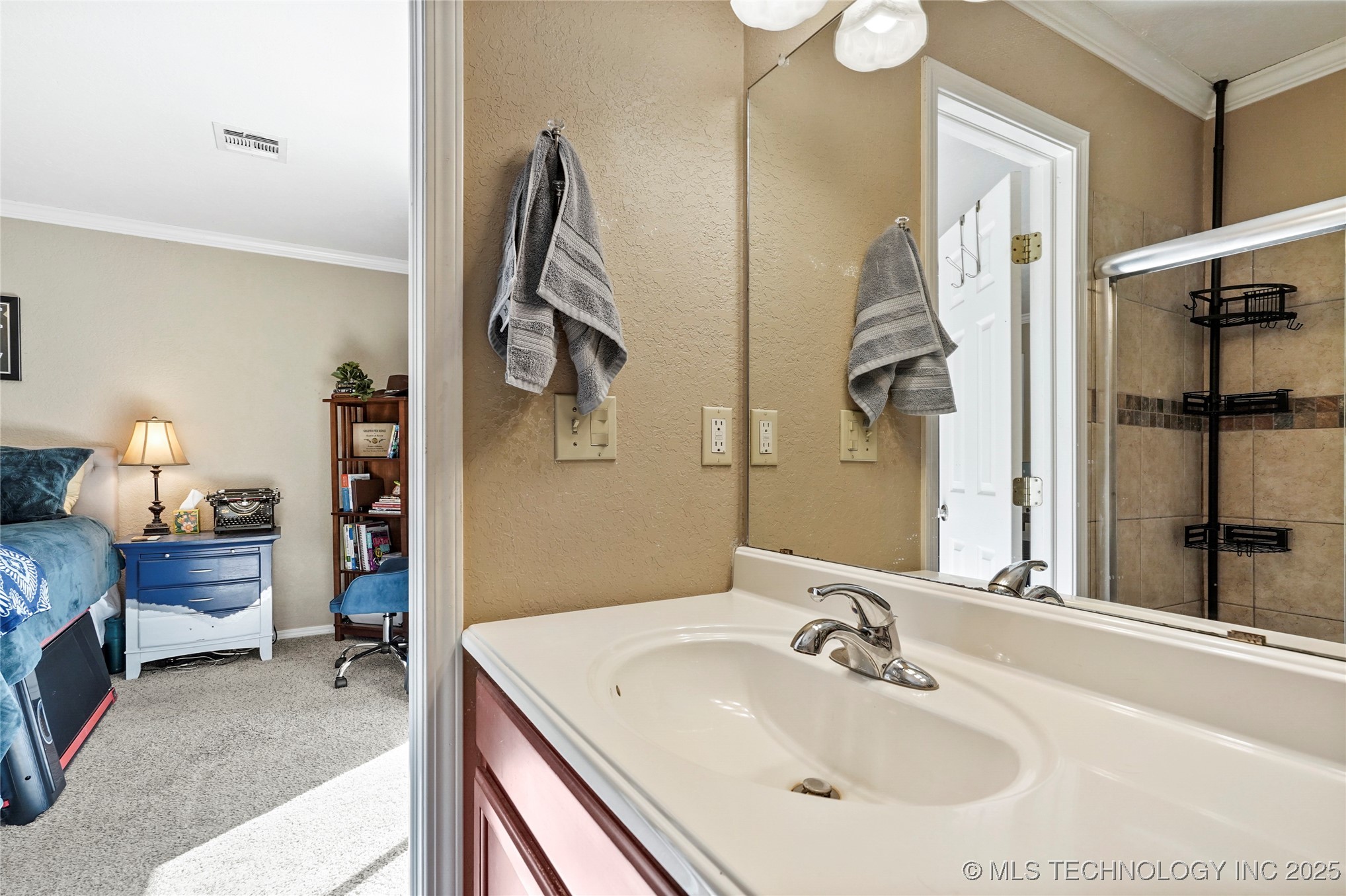 721 W Boston Street Property Photo 19