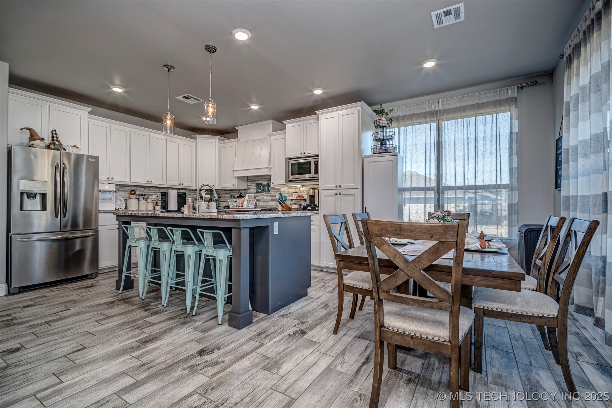 1420 County Road 3613 Property Photo 9