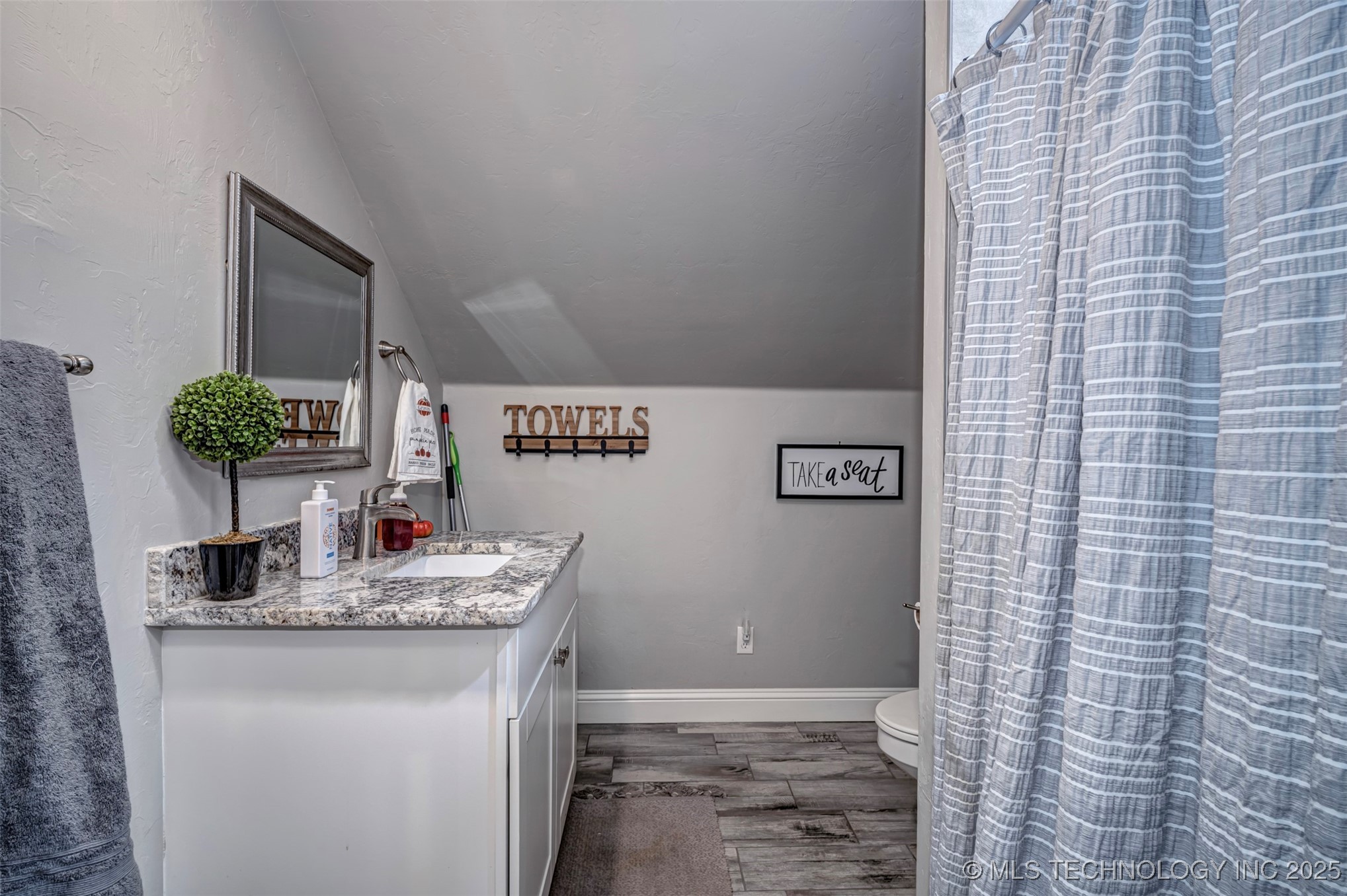 1420 County Road 3613 Property Photo 36