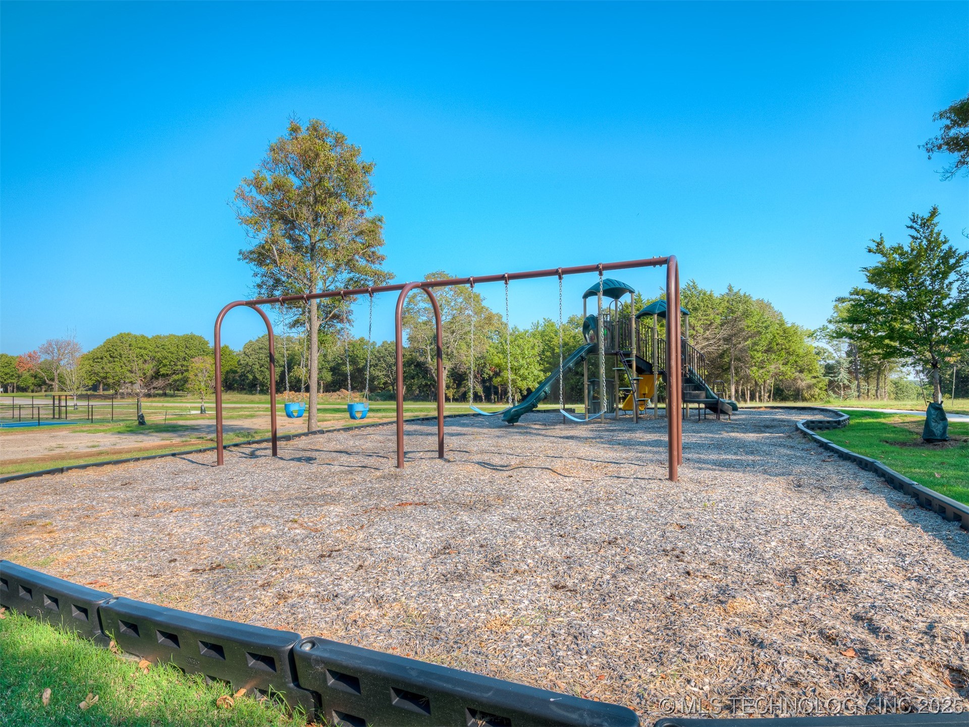 230 Patriot Pointe Property Photo 6