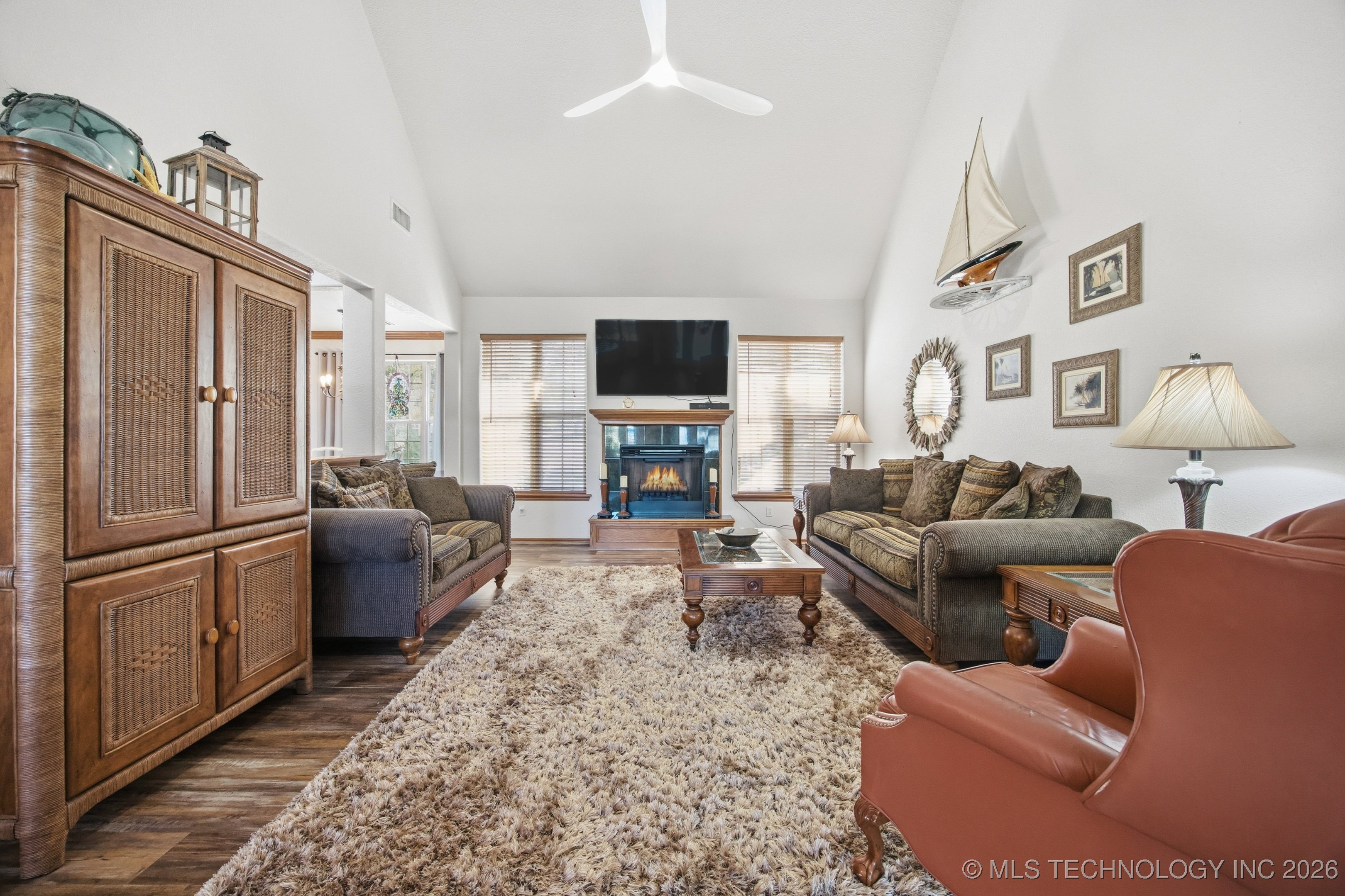 2445 Avalon Drive Property Photo 5