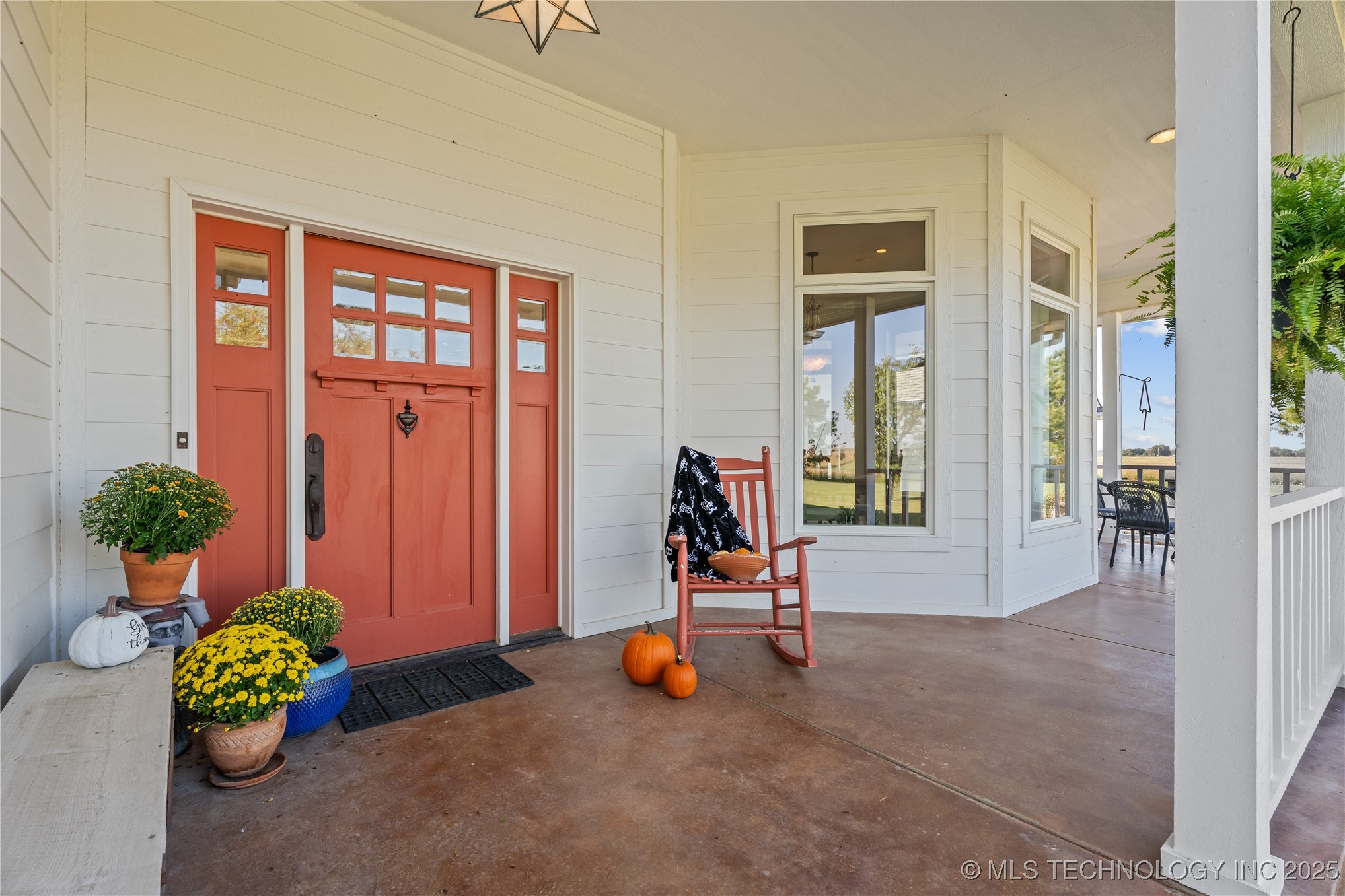 639 Ne Bison Road Property Photo 10