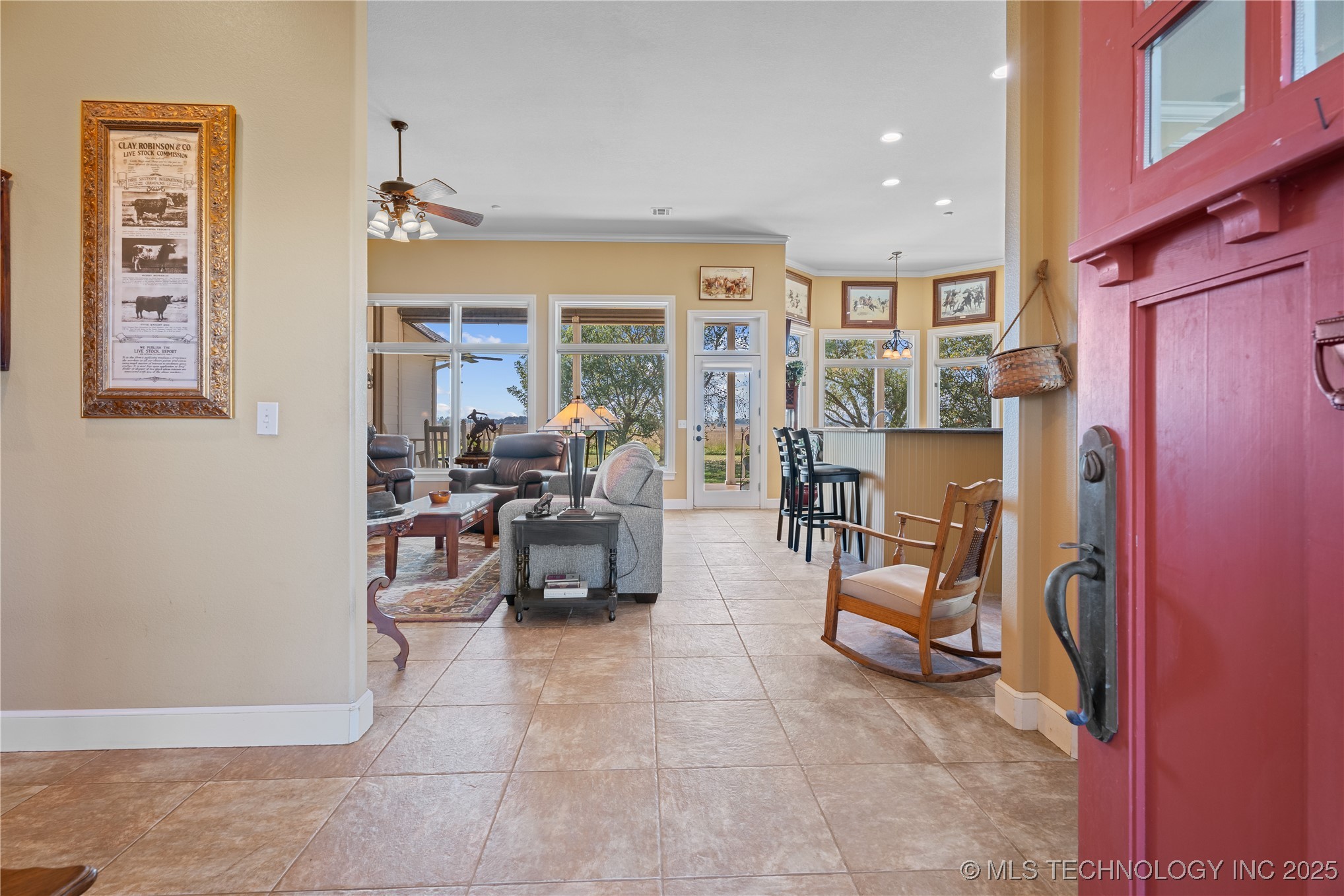 639 Ne Bison Road Property Photo 11