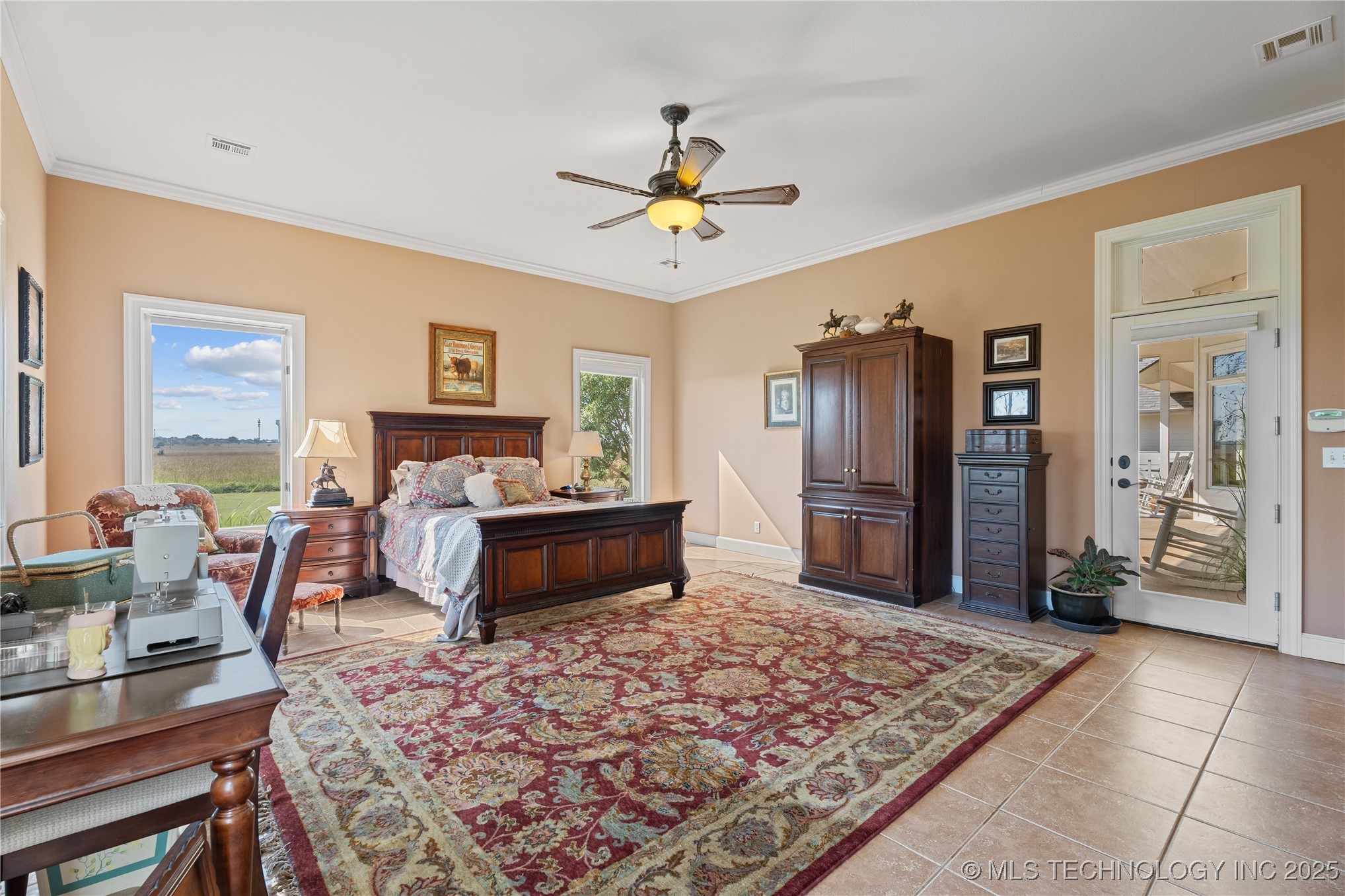 639 Ne Bison Road Property Photo 24