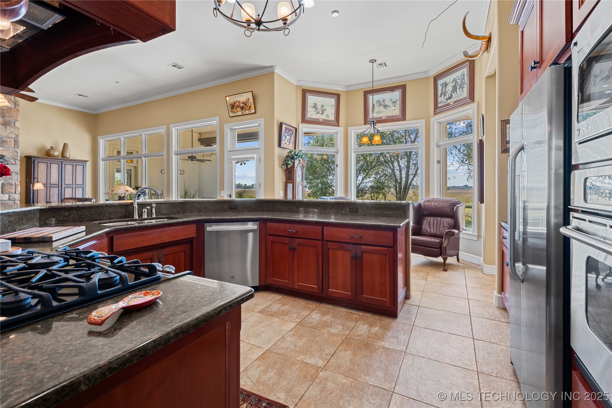 639 Ne Bison Road Property Photo 42