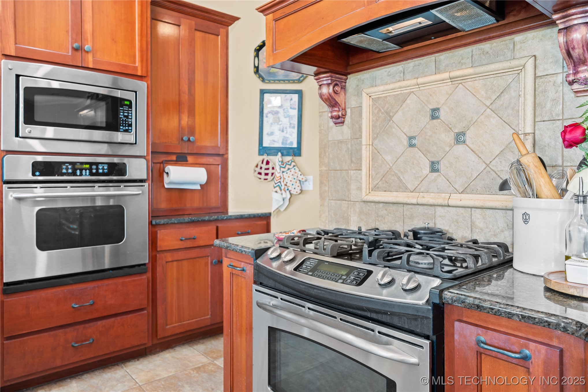 639 Ne Bison Road Property Photo 44