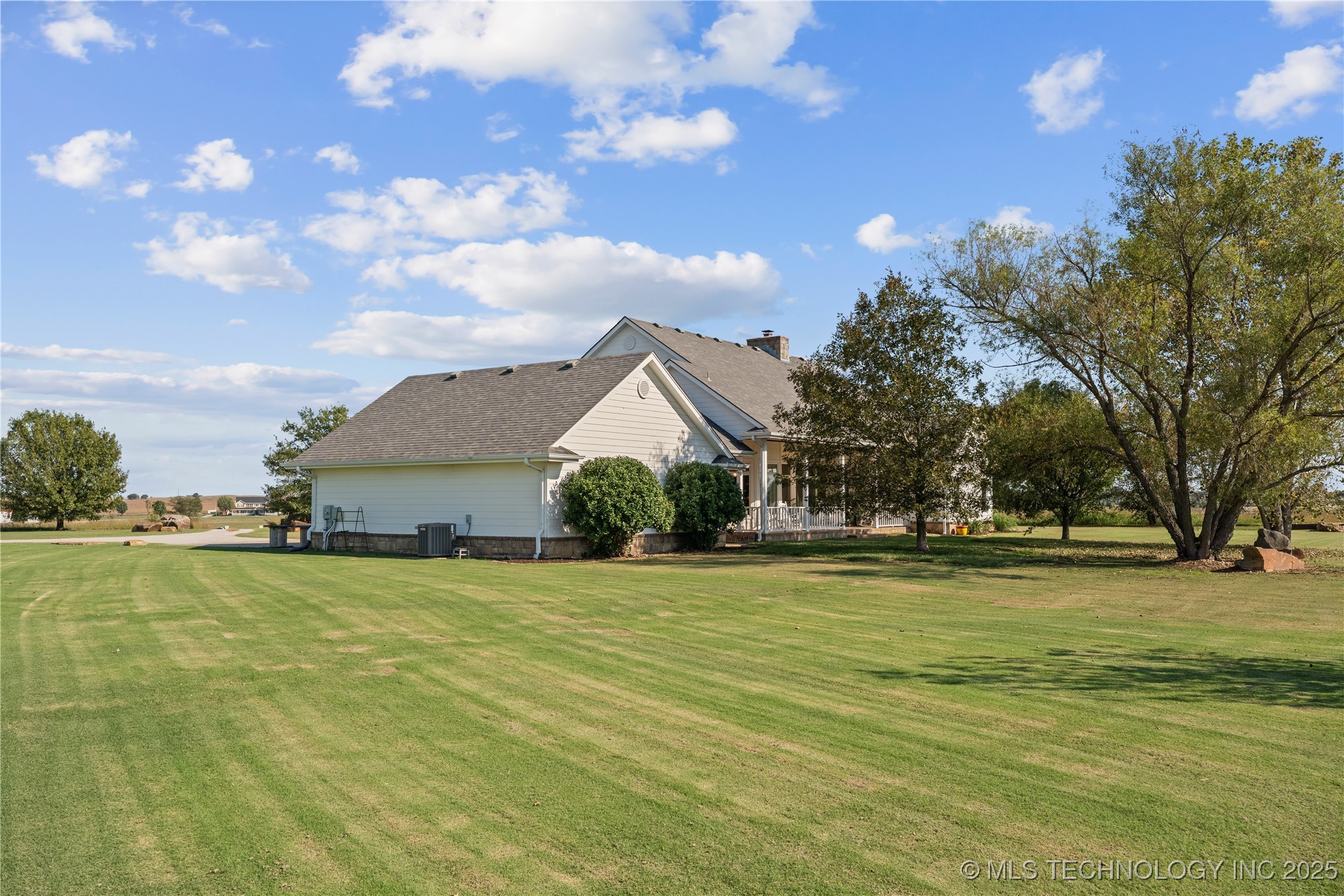 639 Ne Bison Road Property Photo 53
