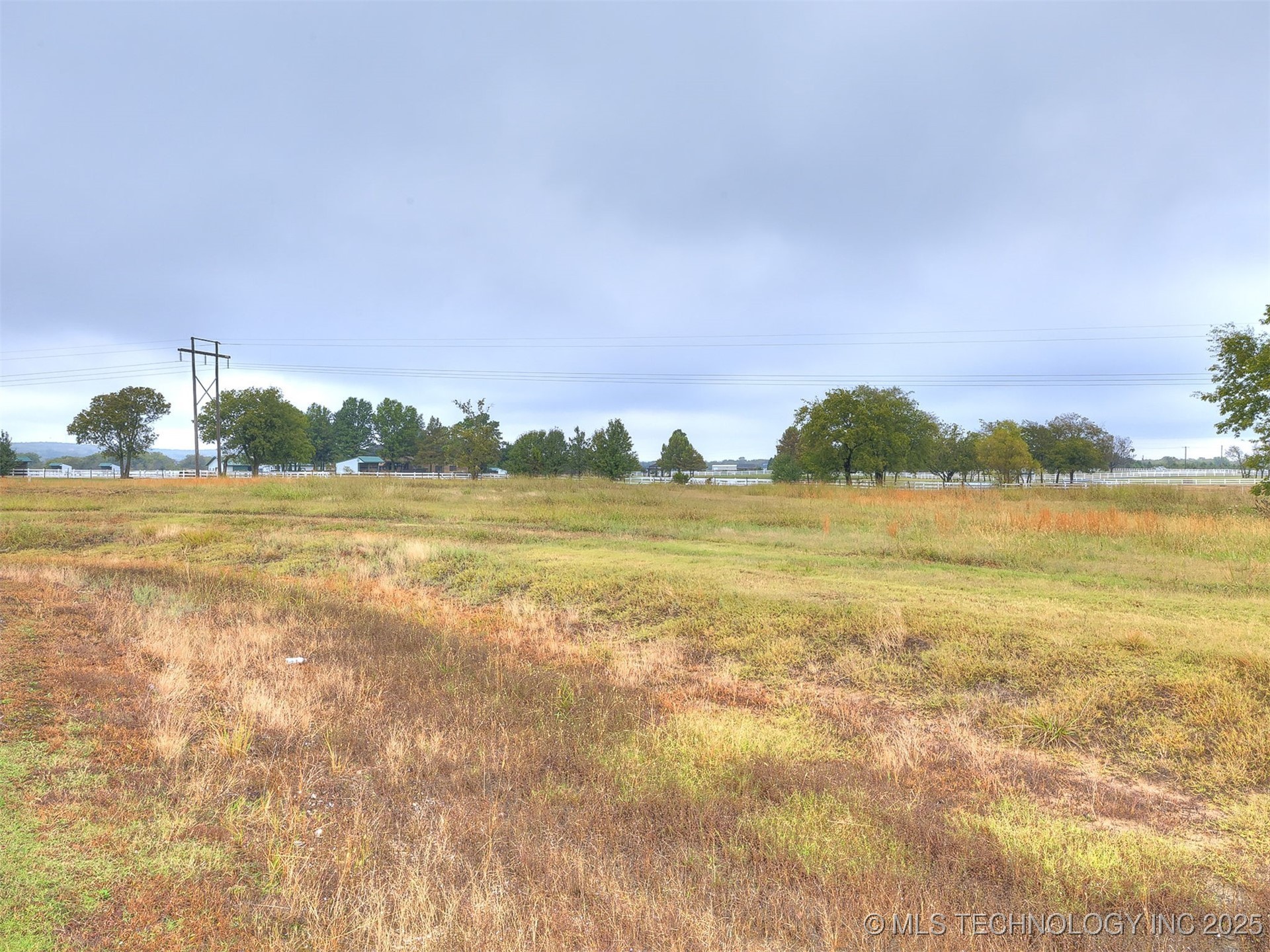 3227 E 169th Street S Property Photo 2