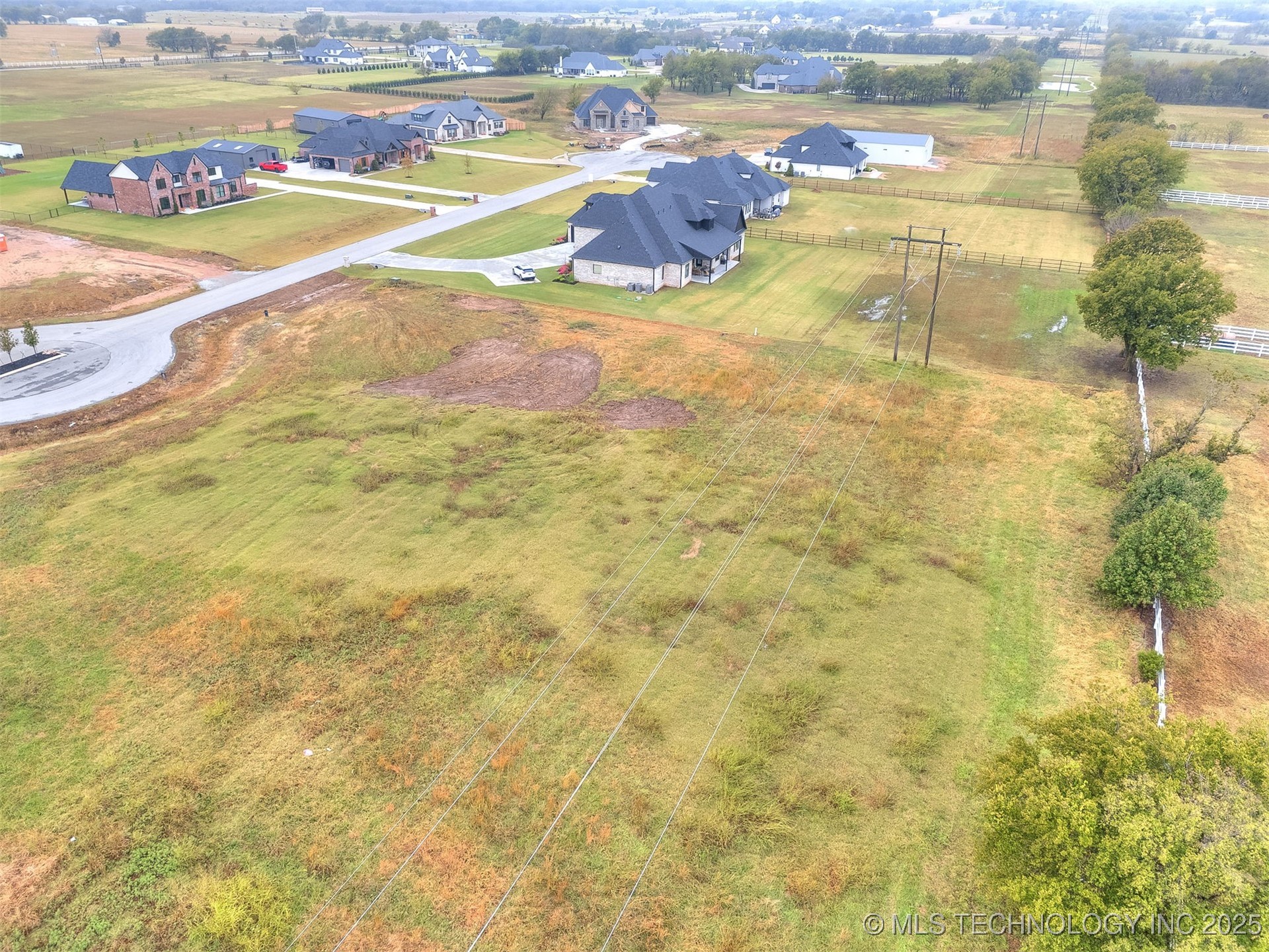 3227 E 169th Street S Property Photo 7