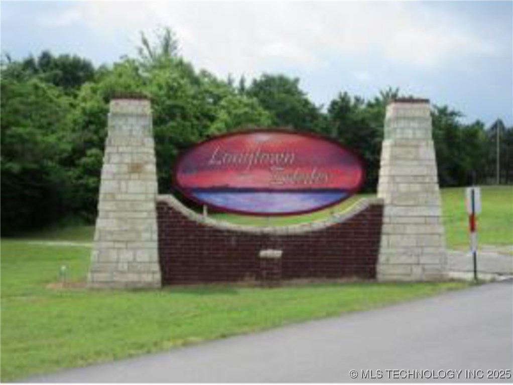 326 Hummingbird Lane Property Photo 3