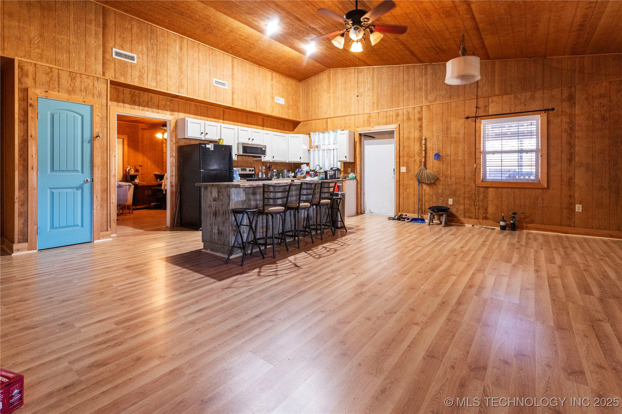 54501 E 340 Road Property Photo 4