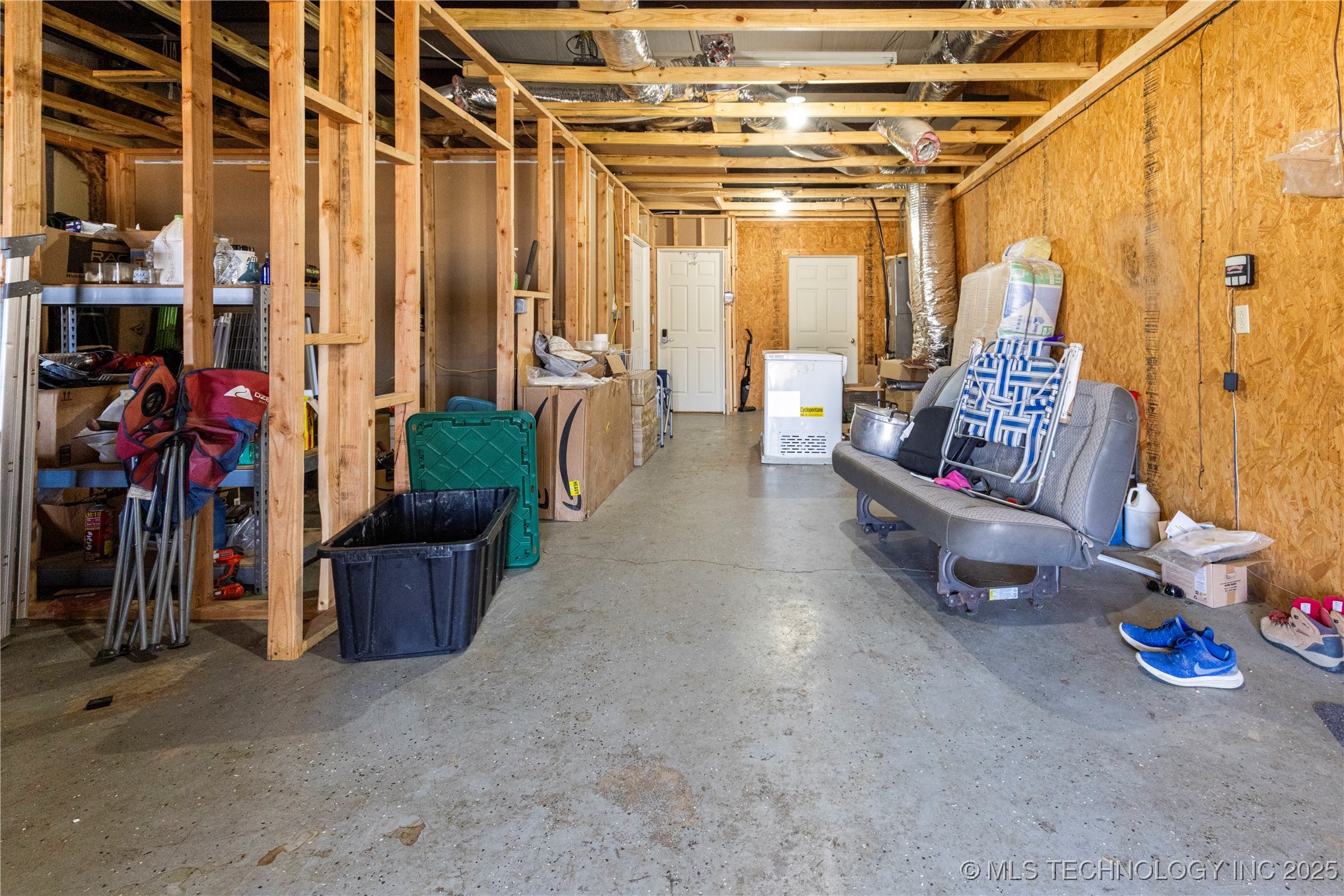 54501 E 340 Road Property Photo 9