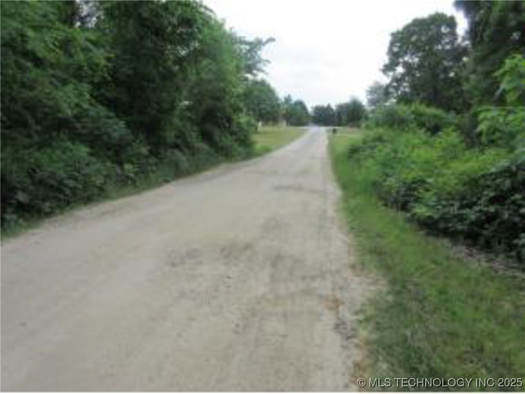 303 Hummingbird Lane Property Photo 4