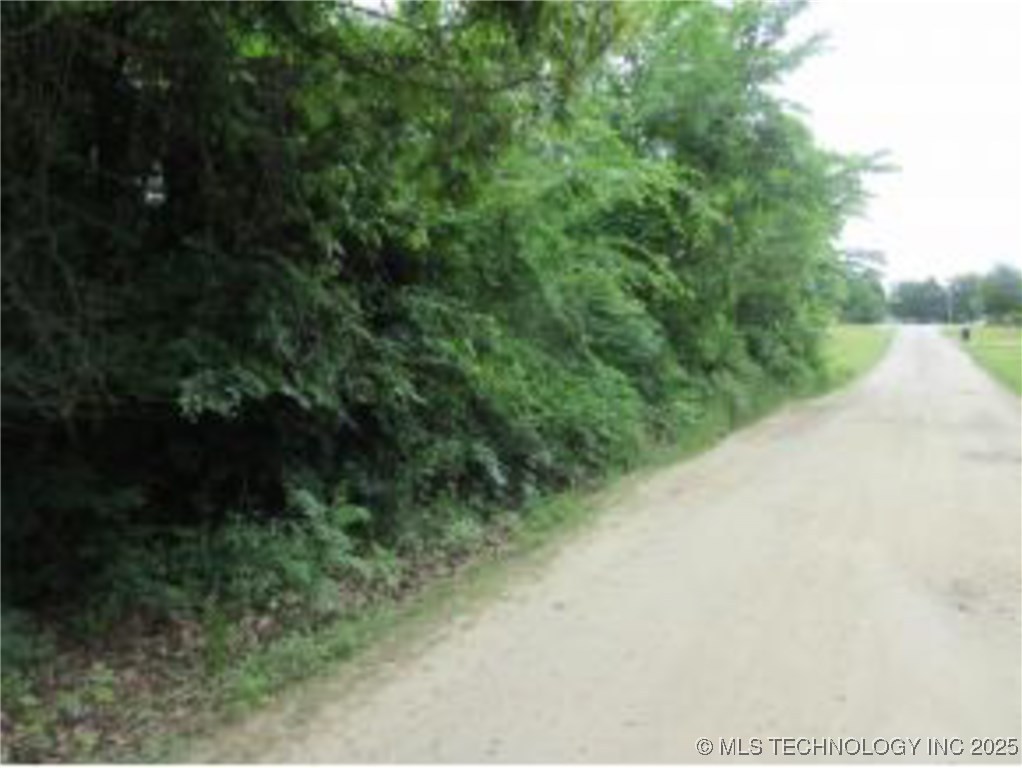 303 Hummingbird Lane Property Photo 5