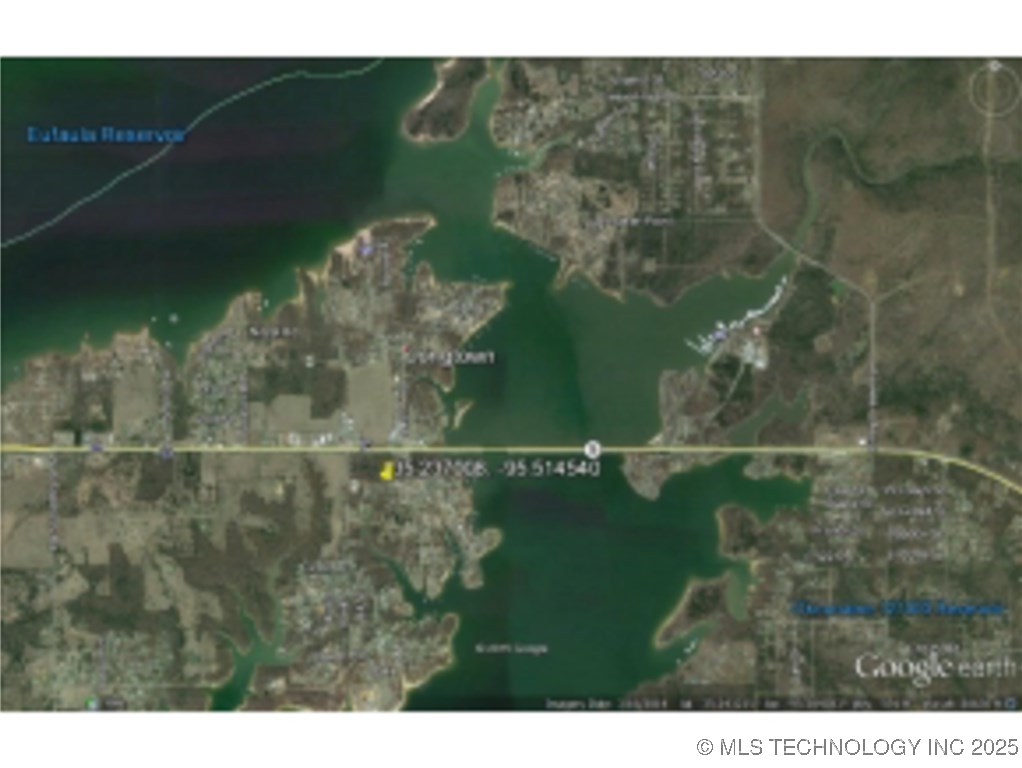 303 Hummingbird Lane Property Photo 7