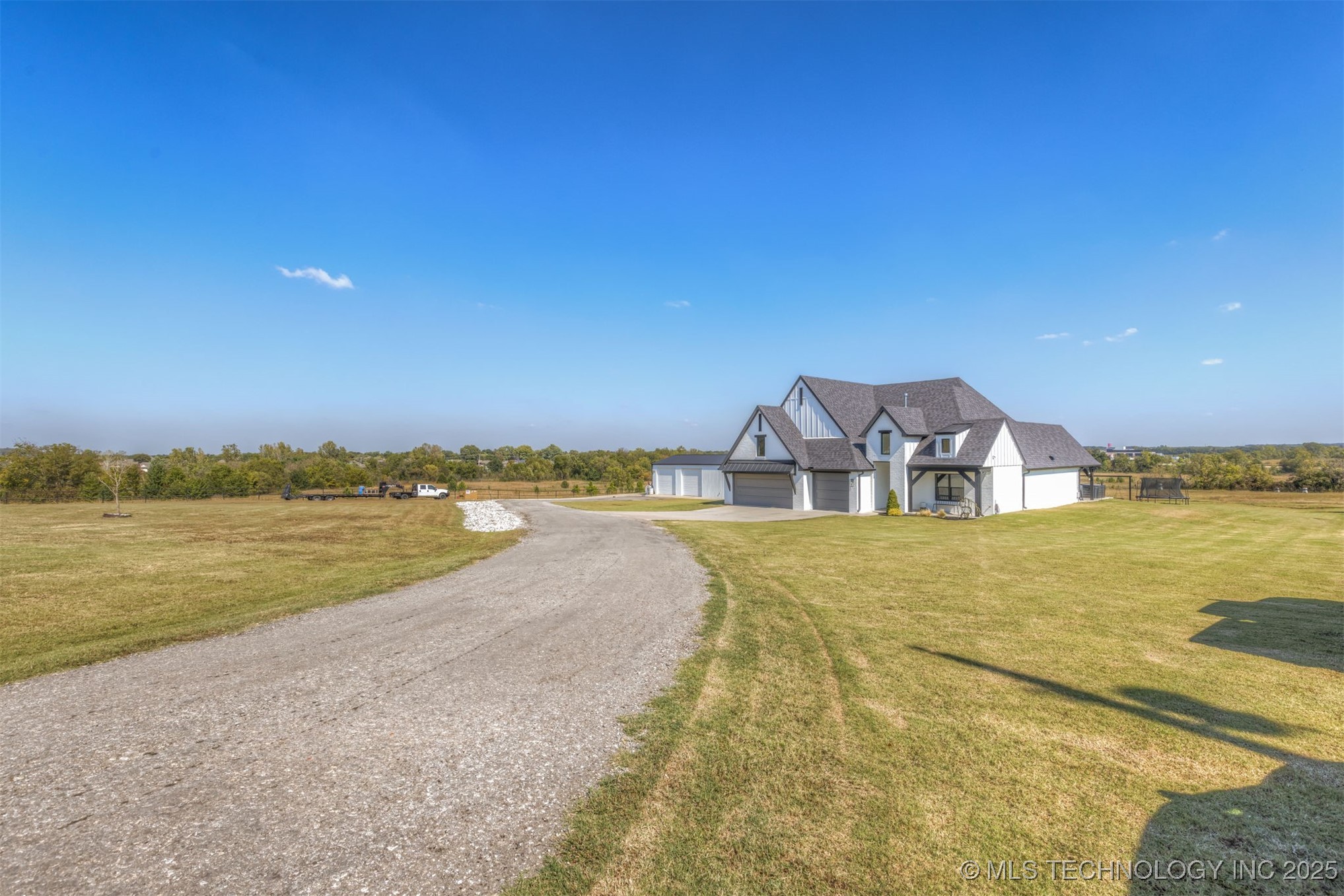 15375 S 26th Avenue W Property Photo 5