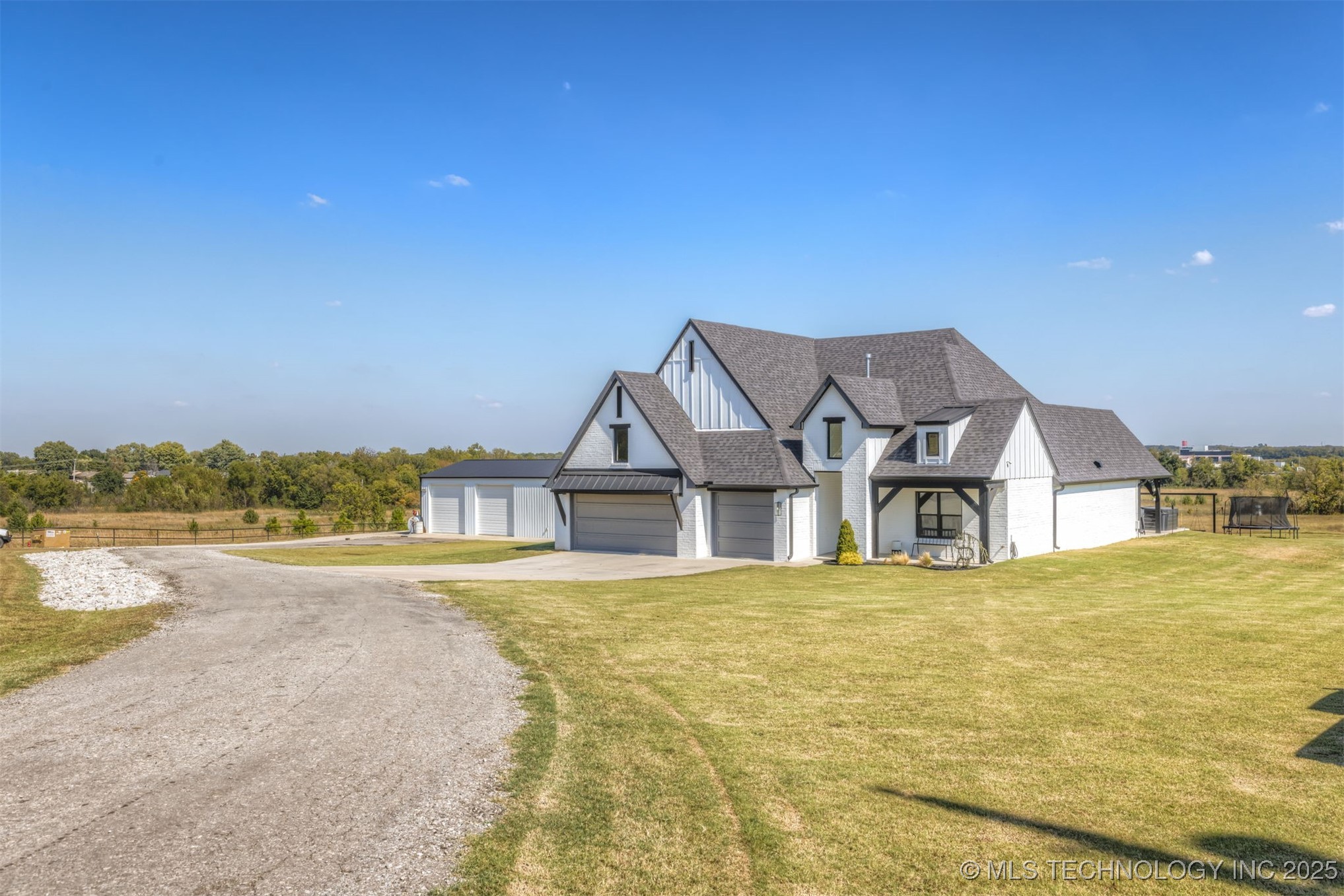 15375 S 26th Avenue W Property Photo 6