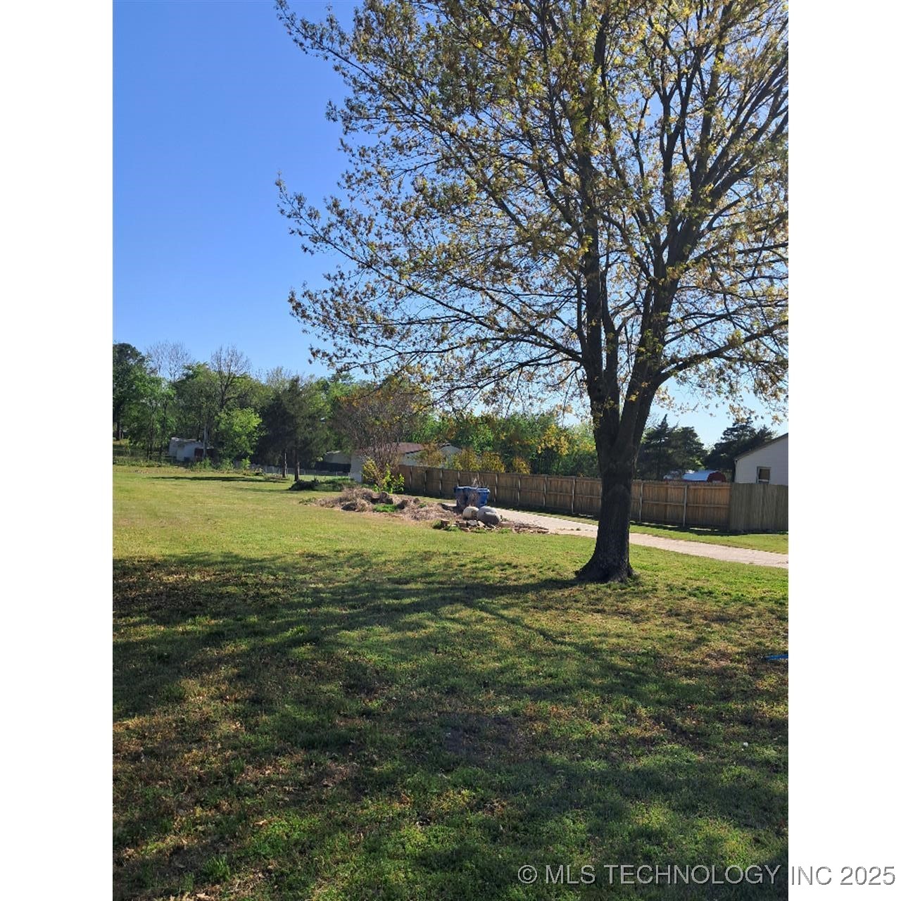 622 Indiana Avenue Property Photo 3