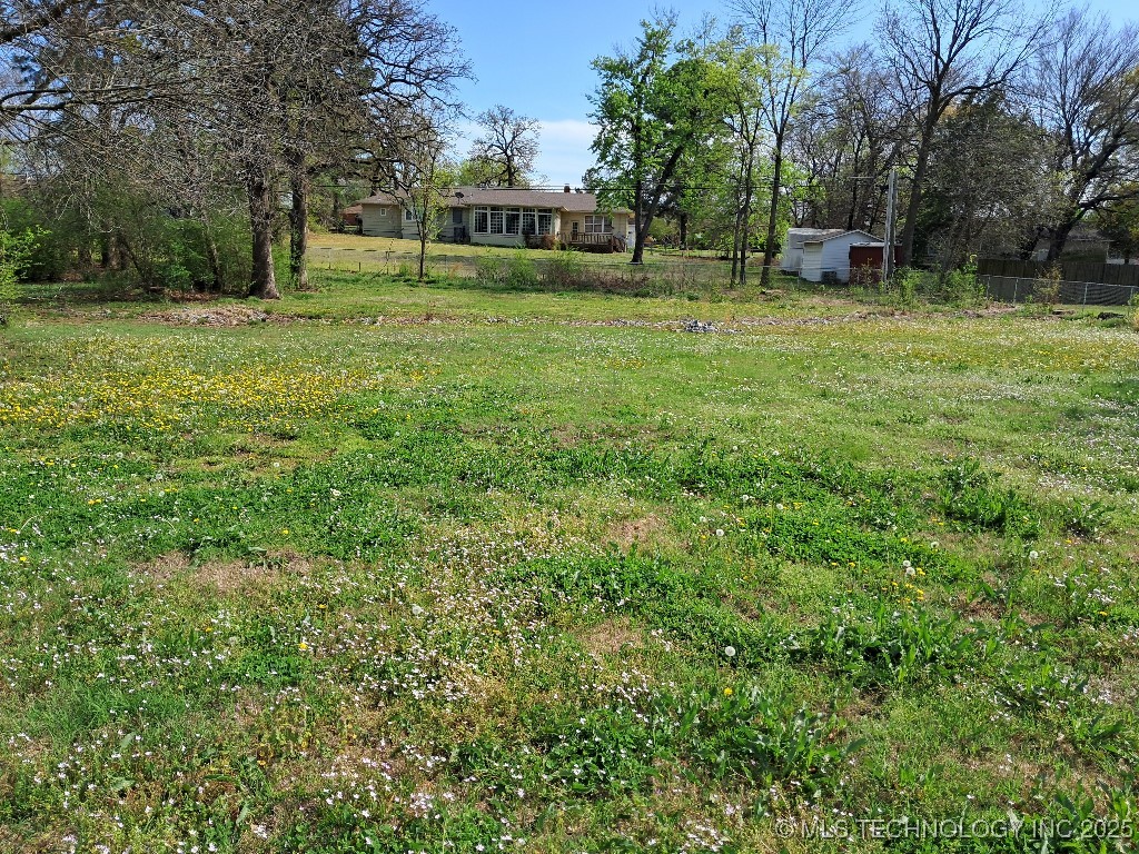 622 Indiana Avenue Property Photo 4