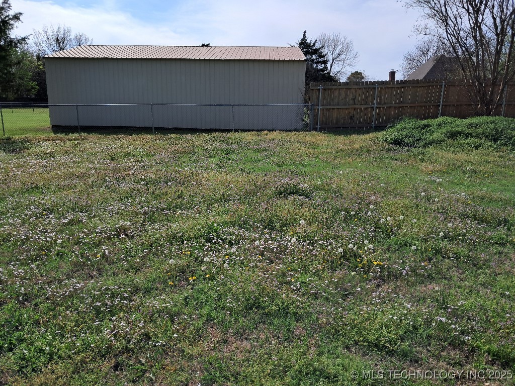 622 Indiana Avenue Property Photo 9