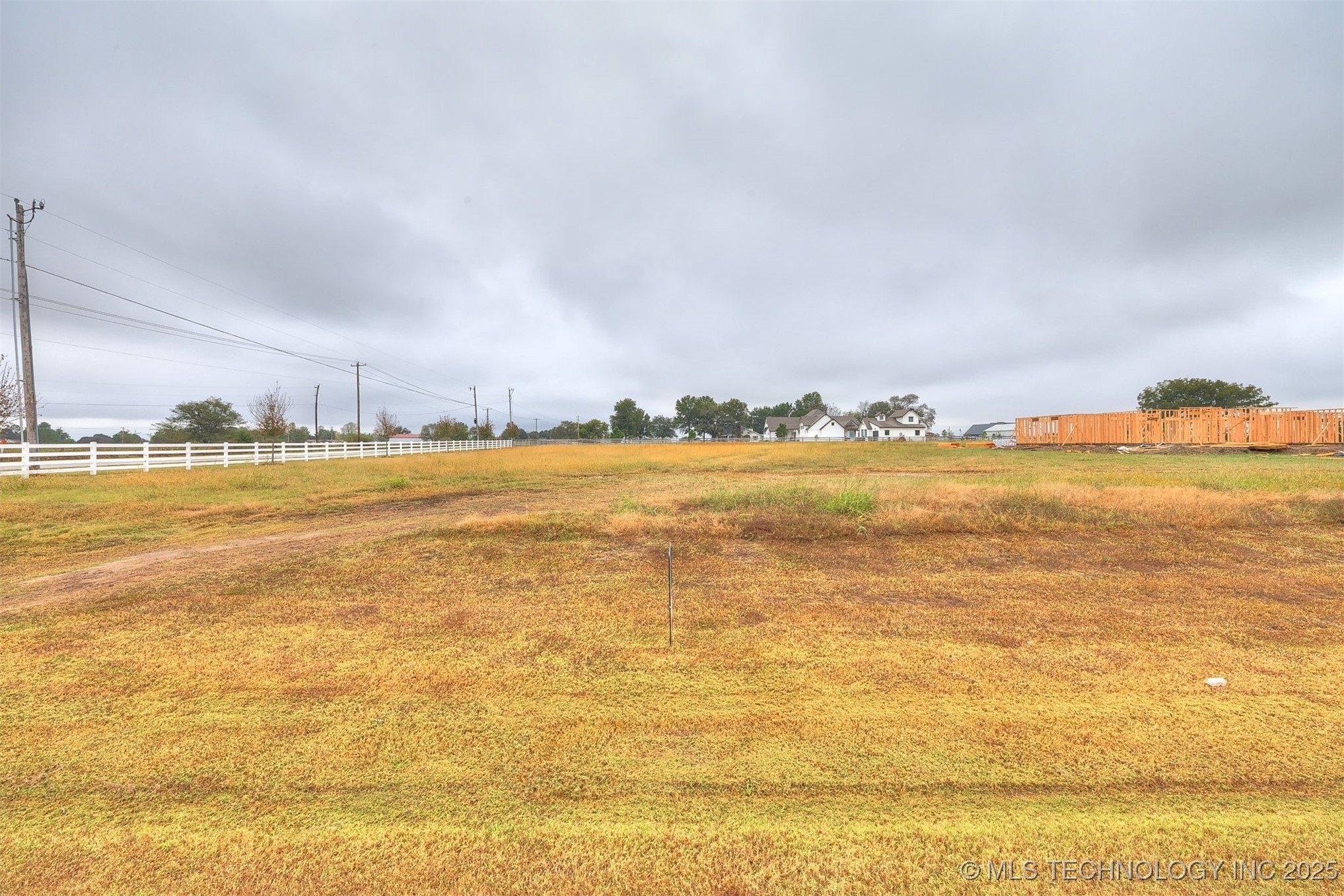 3276 E 169th Street S Property Photo 2