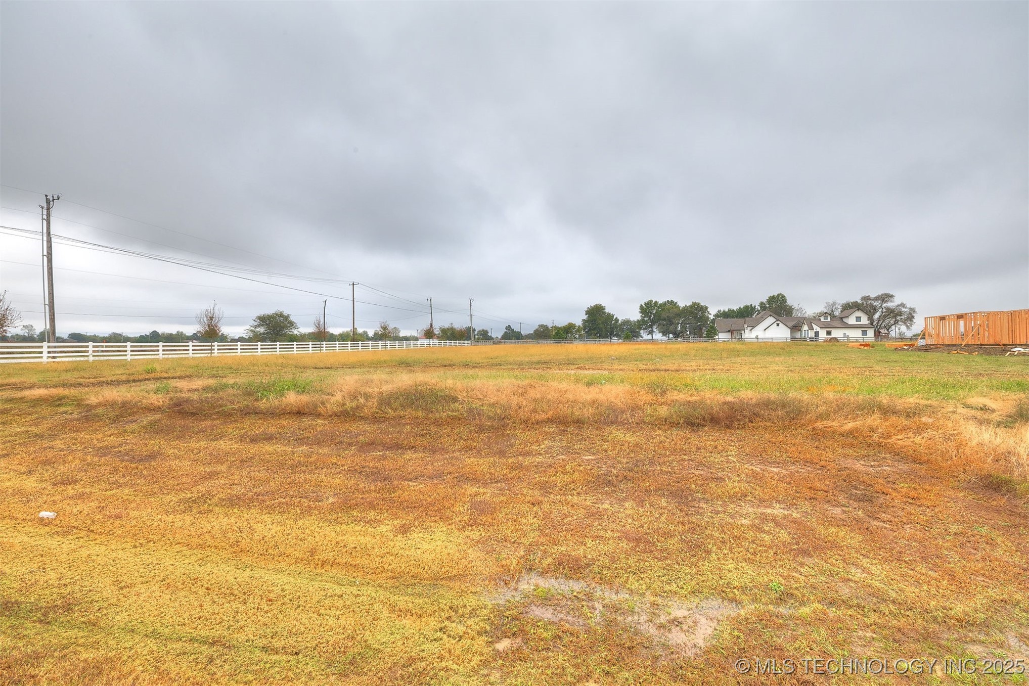 3276 E 169th Street S Property Photo 3