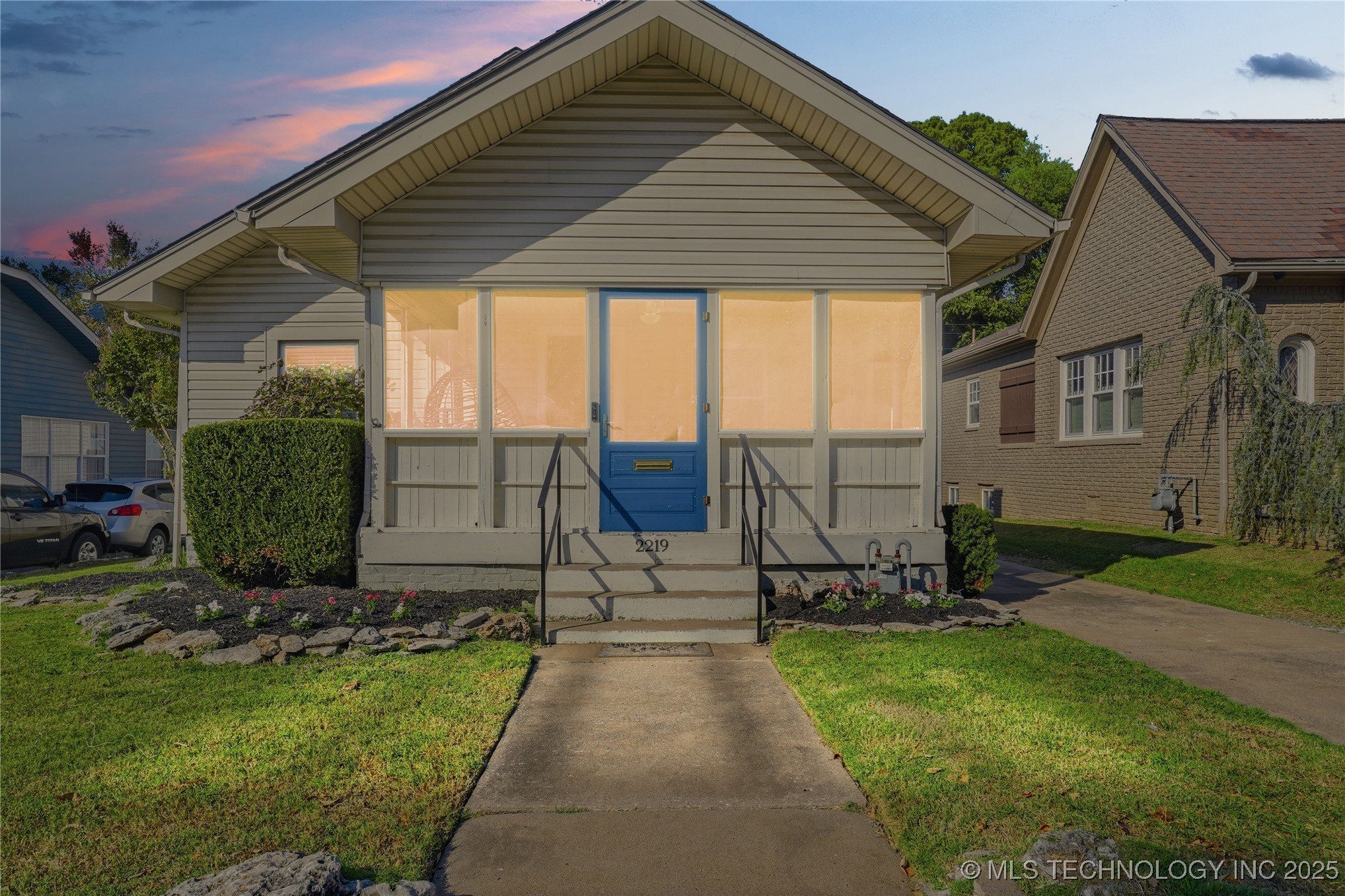 2219 E 13th Street Property Photo 1