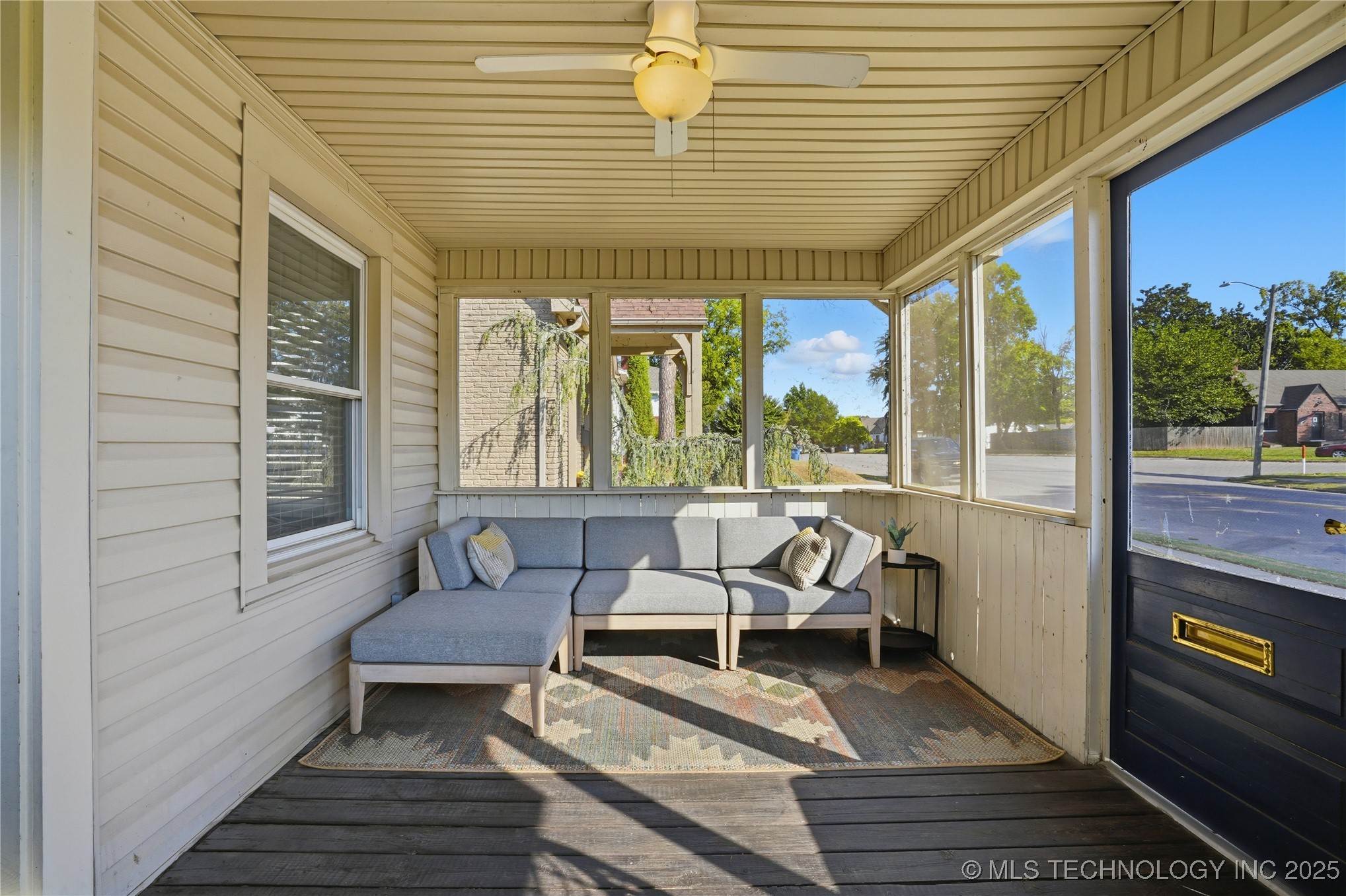 2219 E 13th Street Property Photo 4