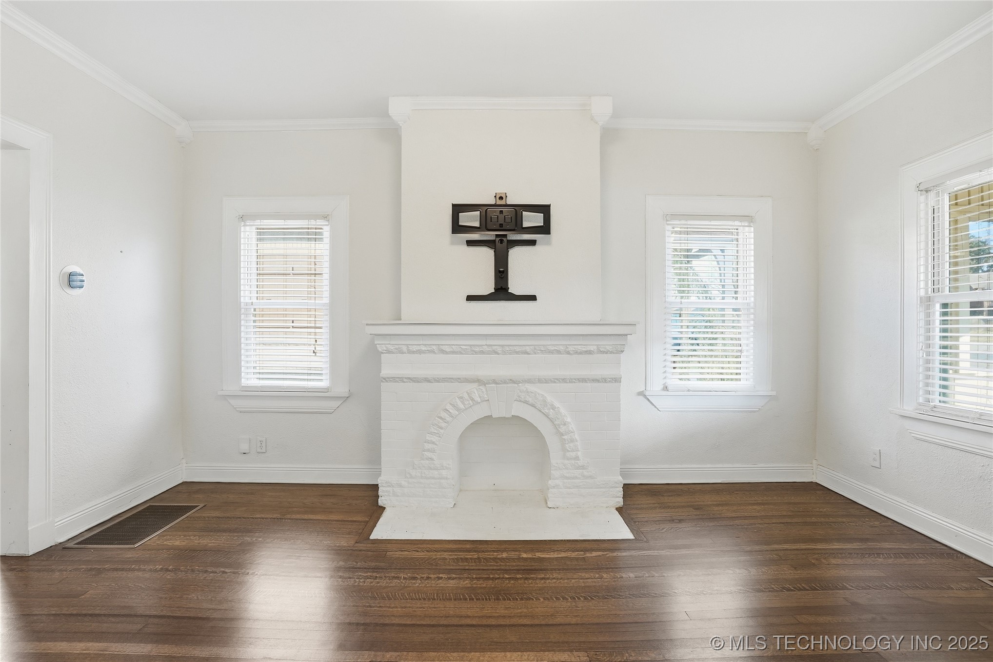 2219 E 13th Street Property Photo 7