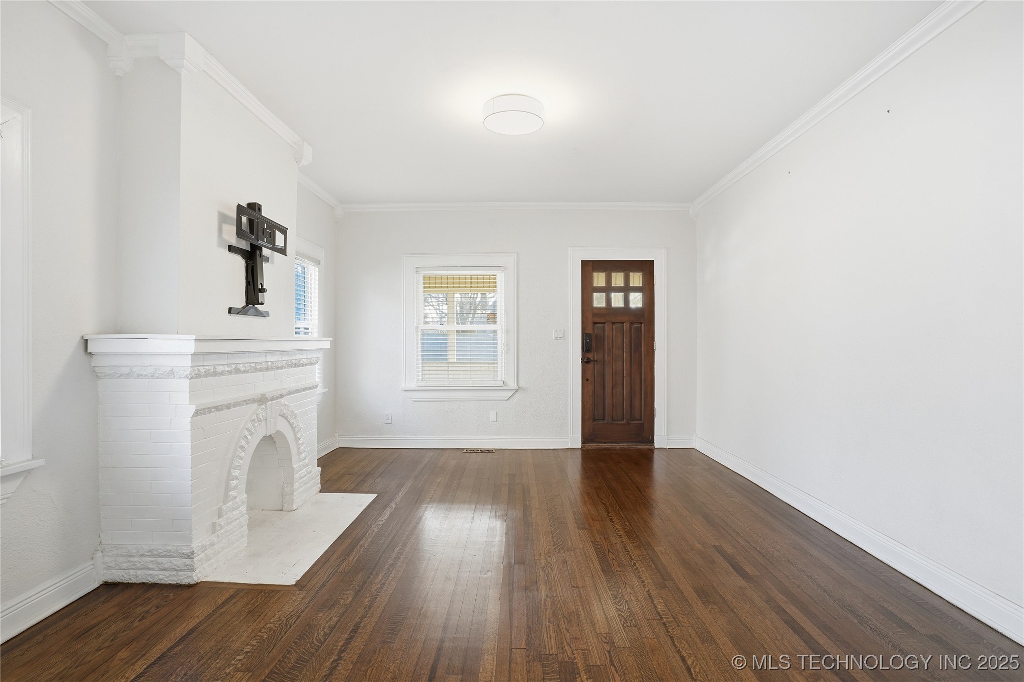 2219 E 13th Street Property Photo 8