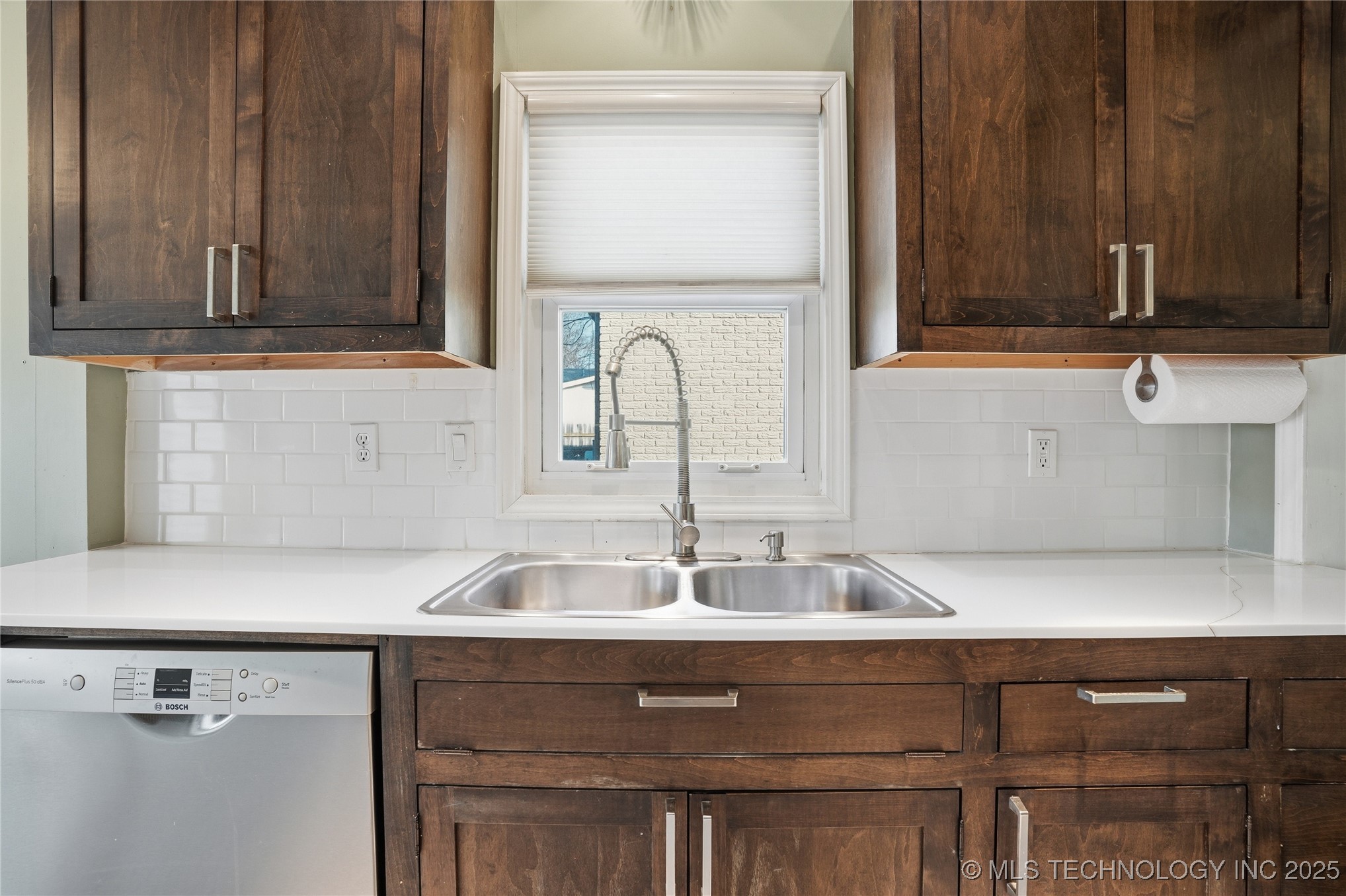 2219 E 13th Street Property Photo 16