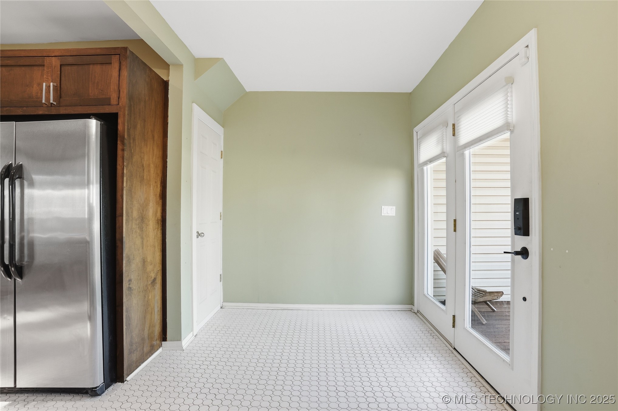 2219 E 13th Street Property Photo 18