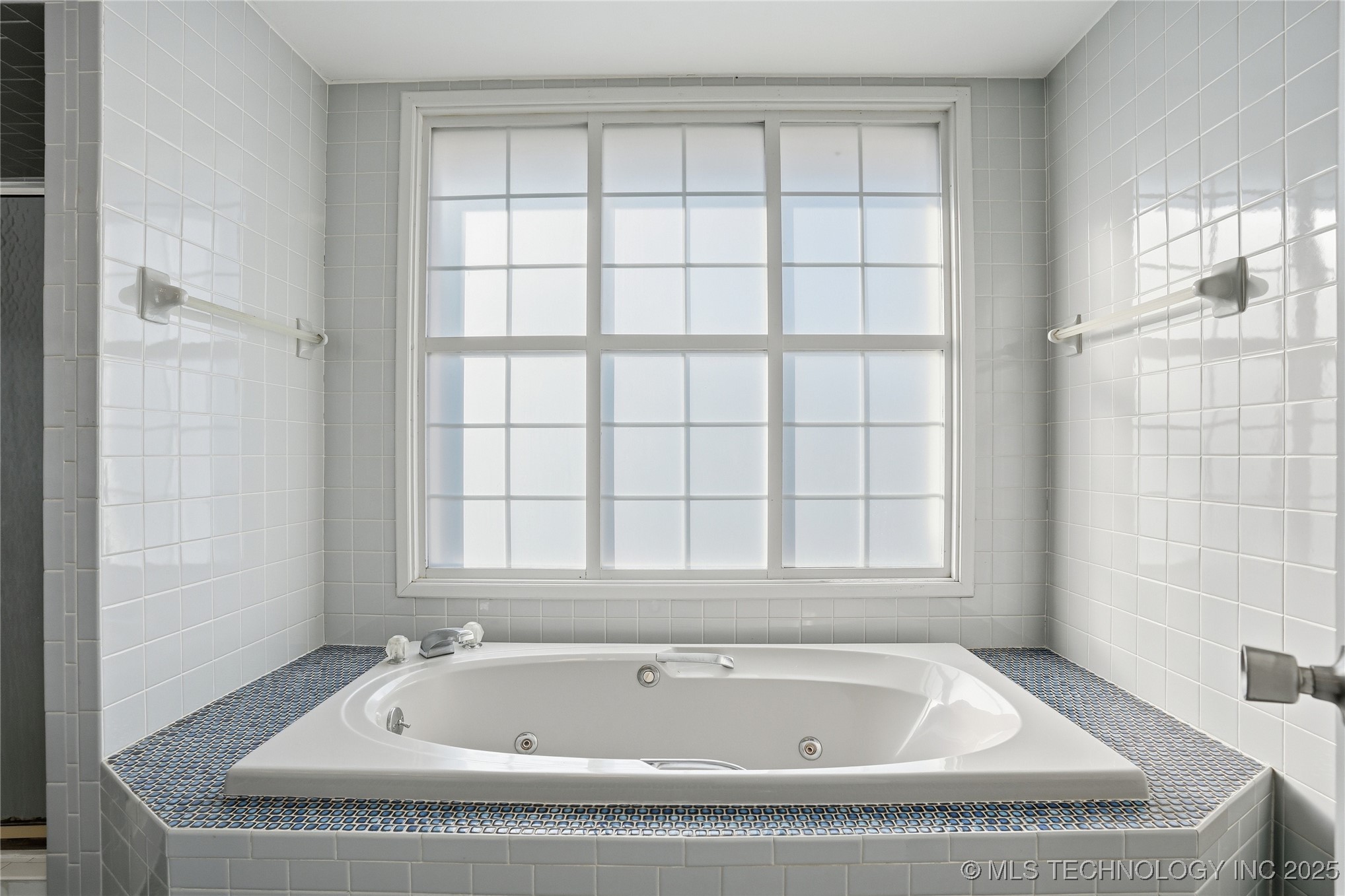 2219 E 13th Street Property Photo 29