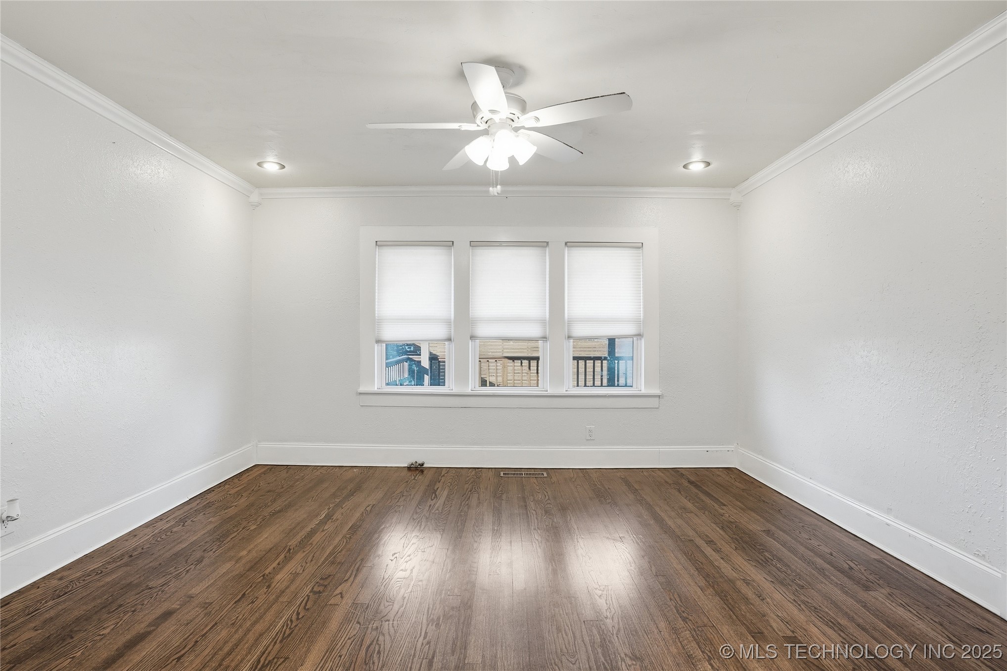 2219 E 13th Street Property Photo 32