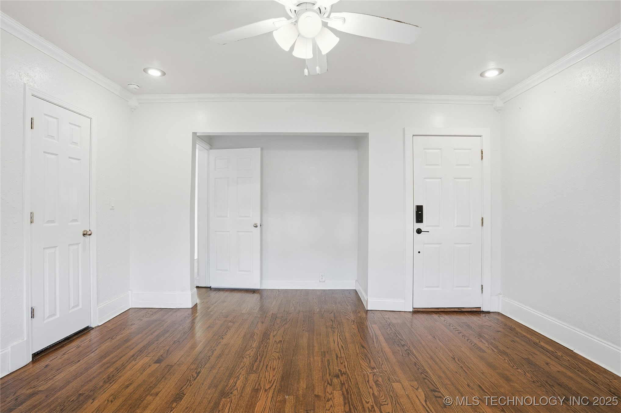 2219 E 13th Street Property Photo 33