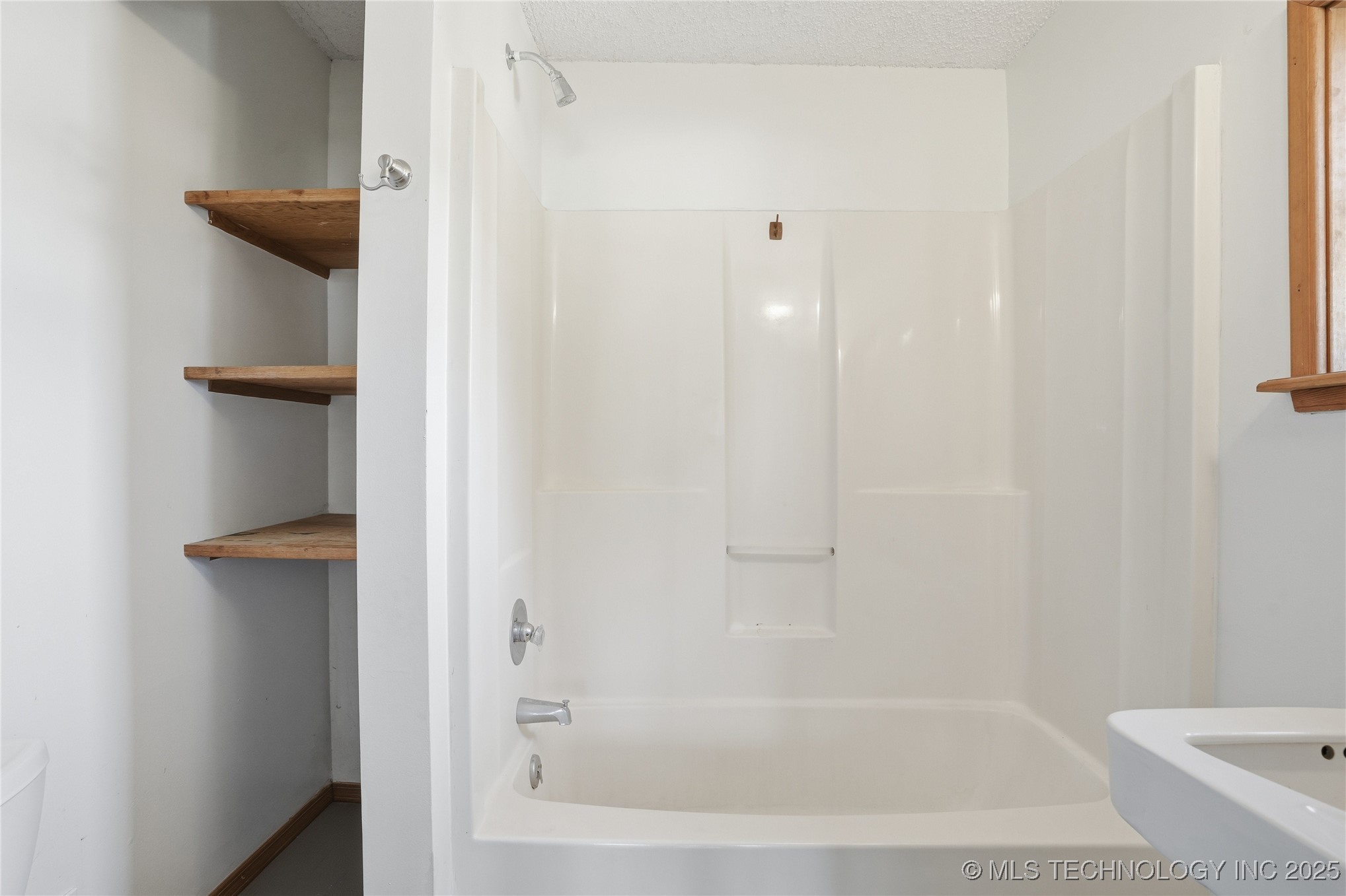 2219 E 13th Street Property Photo 35